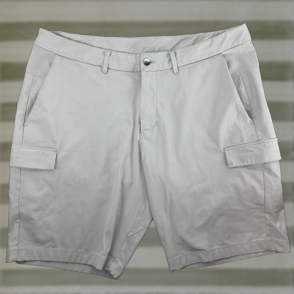 Lululemon Lululemon Cargo Shorts Mens Size 38 Beige 9.5" Inseam Stretch Casual Reflecting Utility Cargo Style Size US 38 / EU 54 - 1 Thumbnail