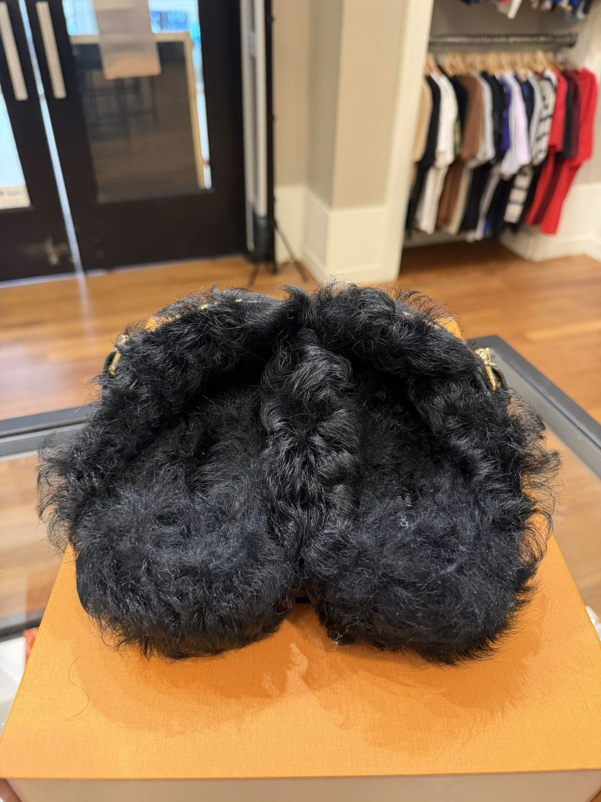 Louis Vuitton Louis Vuitton Winterbreak Suede Fur Lined Slip-On Clog Mule Size US 5 / EU 37 - 6 Thumbnail