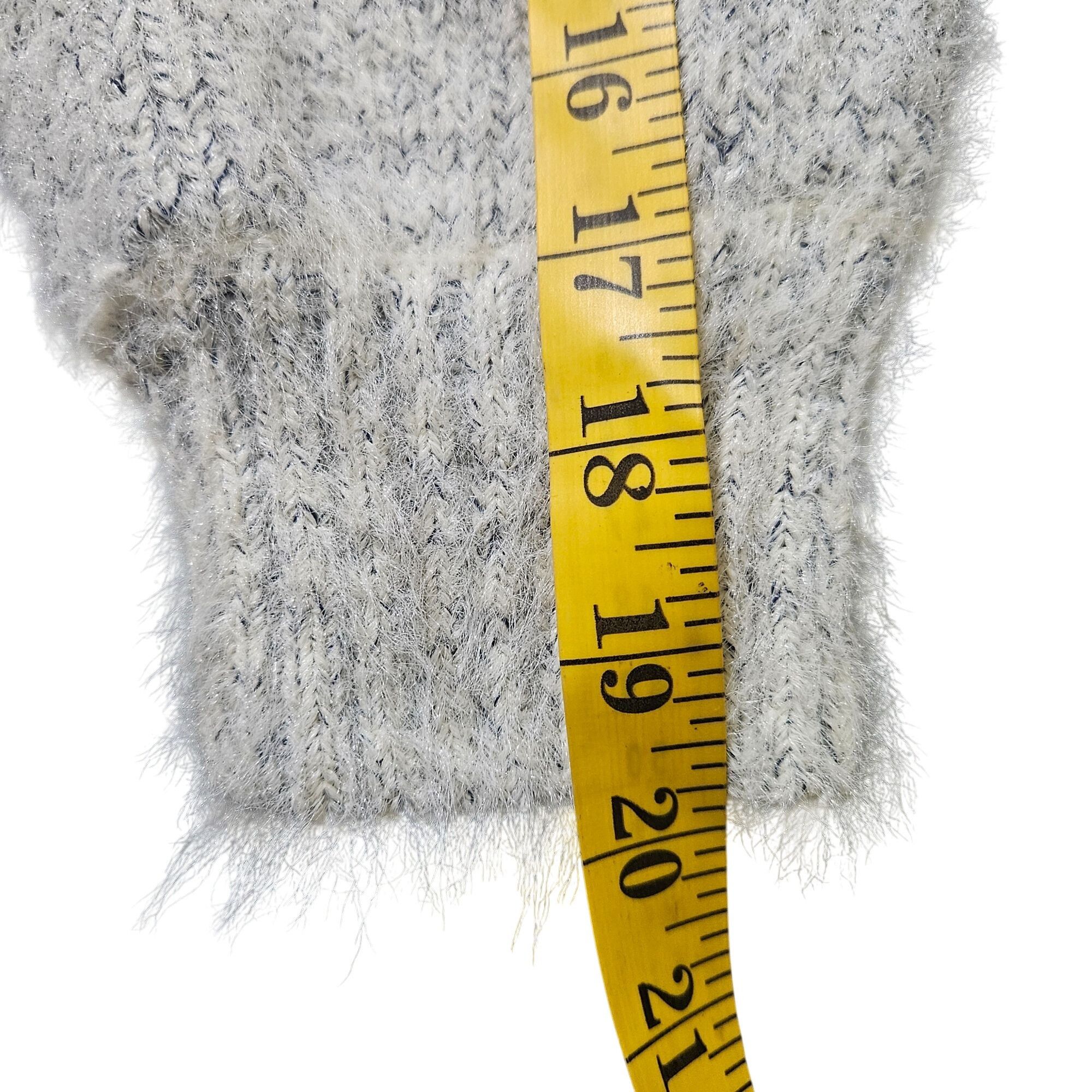 Urban Outfitters Urban Outfitters Women Gray Fuzzy V-Neck Sweater M Clean Gir Size M / US 6-8 / IT 42-44 - 11 Thumbnail