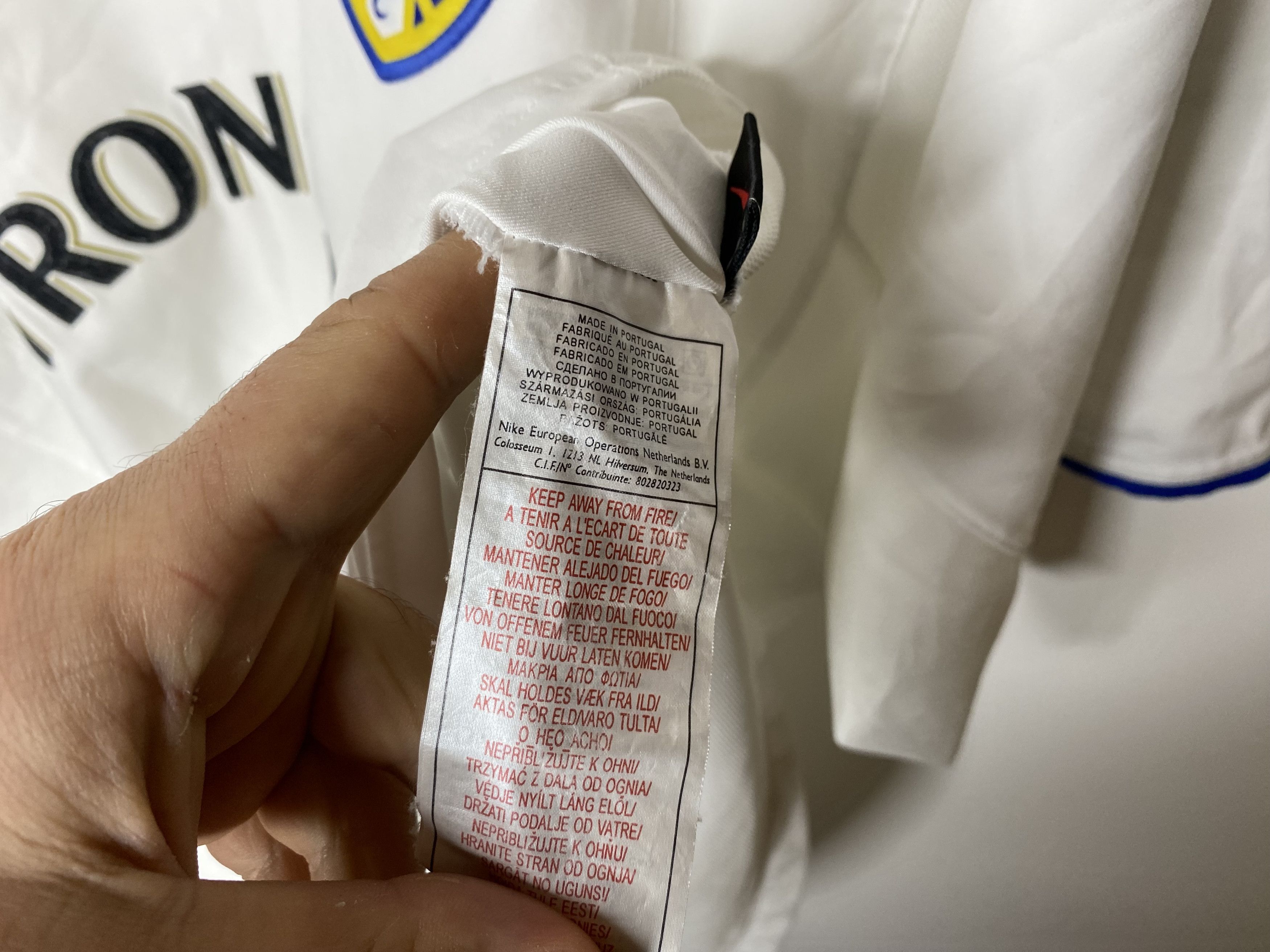 Nike LEEDS UNITED 2002 2003 HOME FOOTBALL SHIRT SOCCER JERSEY Size US XL / EU 56 / 4 - 7 Thumbnail