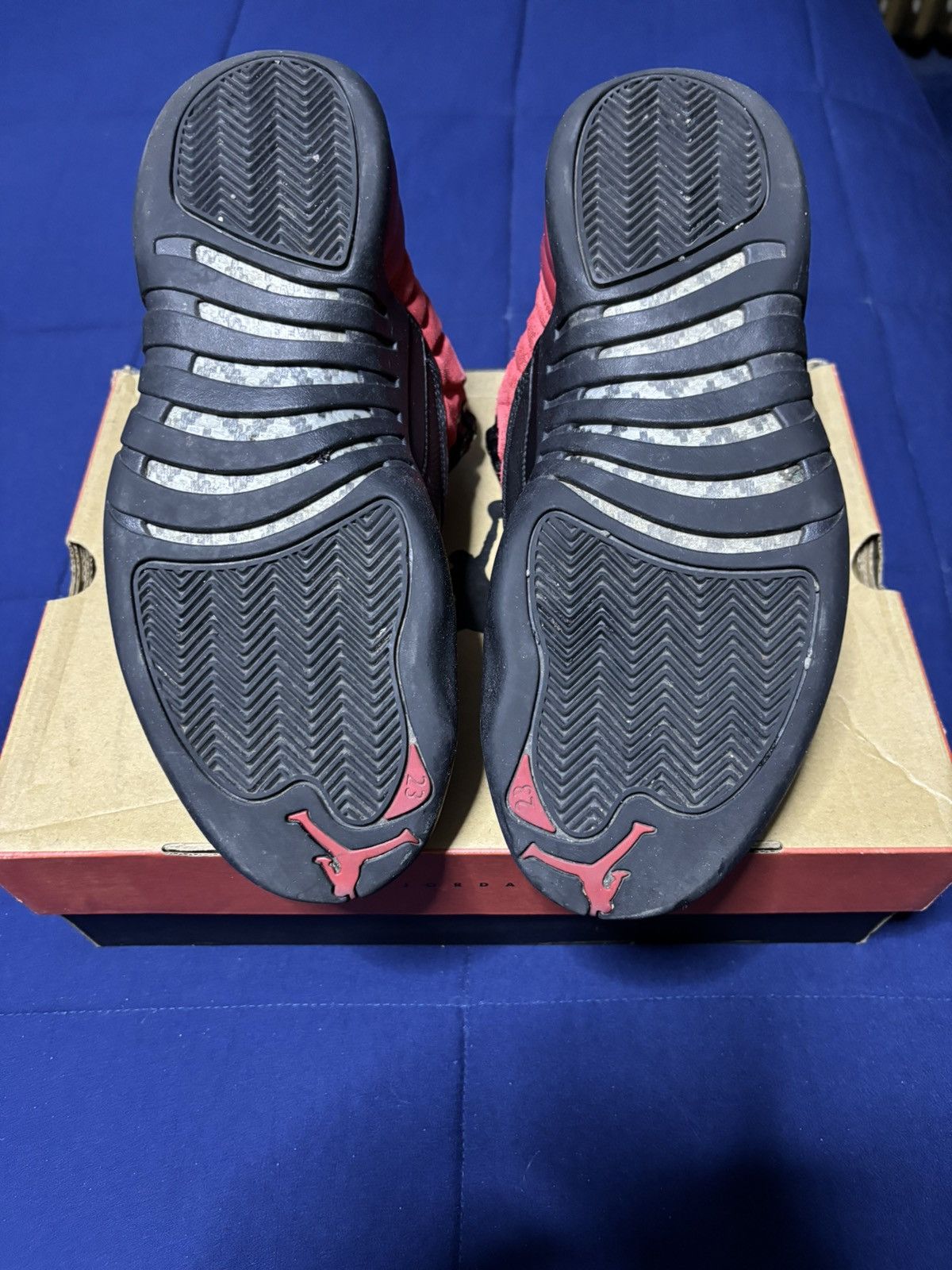 Jordan Brand Jordan 12 Retro Reverse Flu Game 2020 Size 9 Size US 9 / EU 42 - 5 Thumbnail