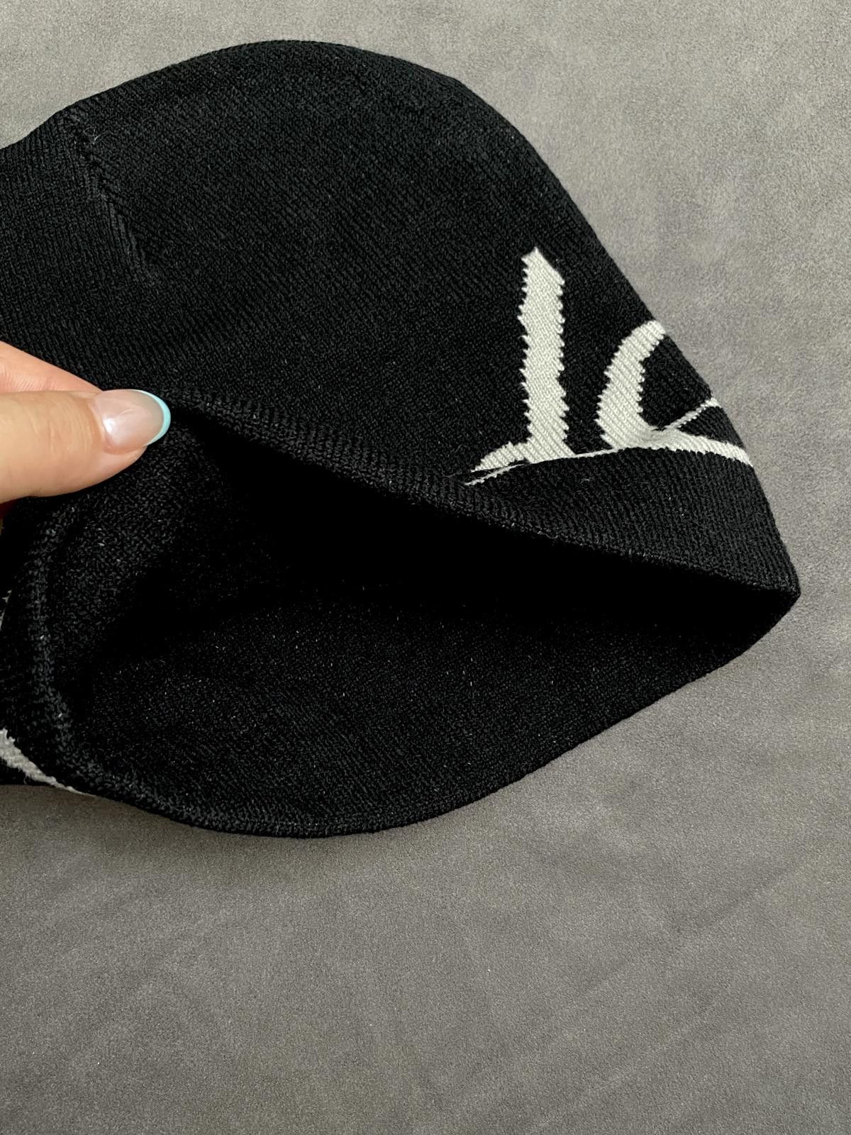 Other Strides JP Splatter Graphic No Cuff Black Beanie Hats OS Size ONE SIZE - 4 Thumbnail