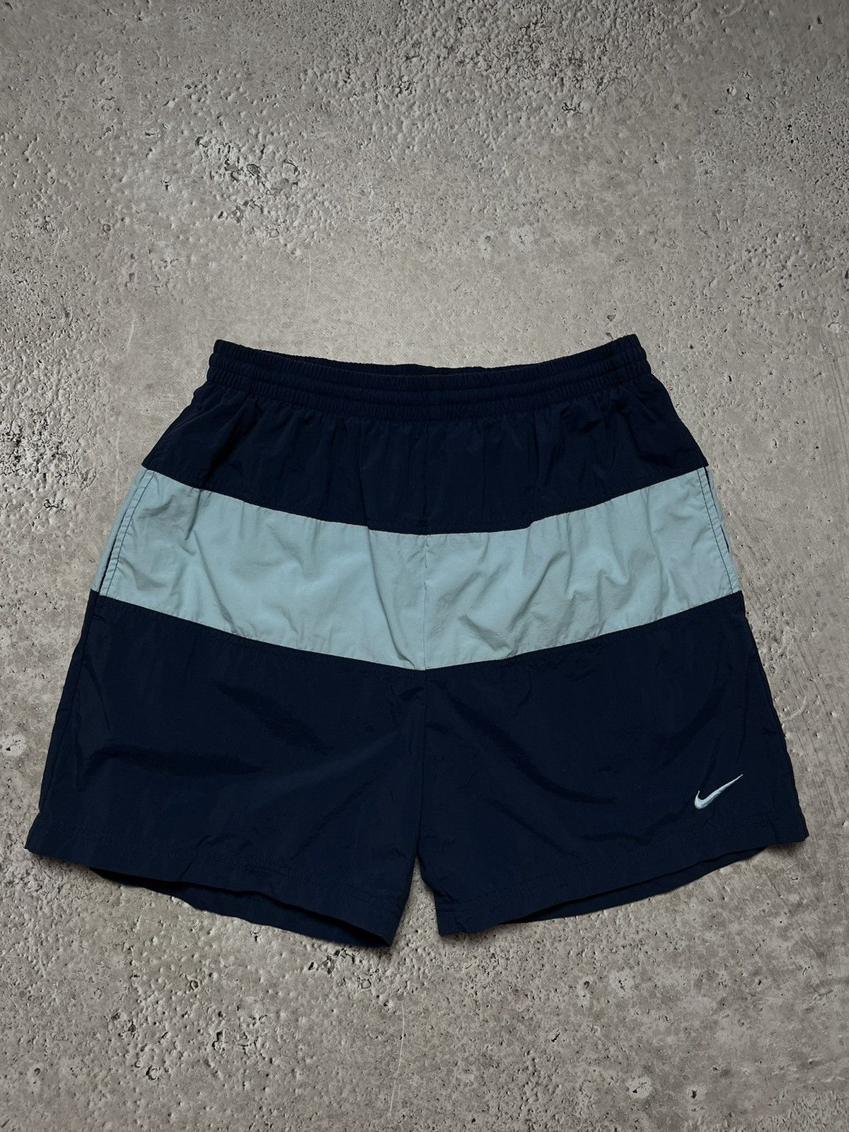 Japanese Brand × Nike × Vintage Y2k Vintage Shorts Nike Big Swoosh Size US 34 / EU 50 - 1 Thumbnail