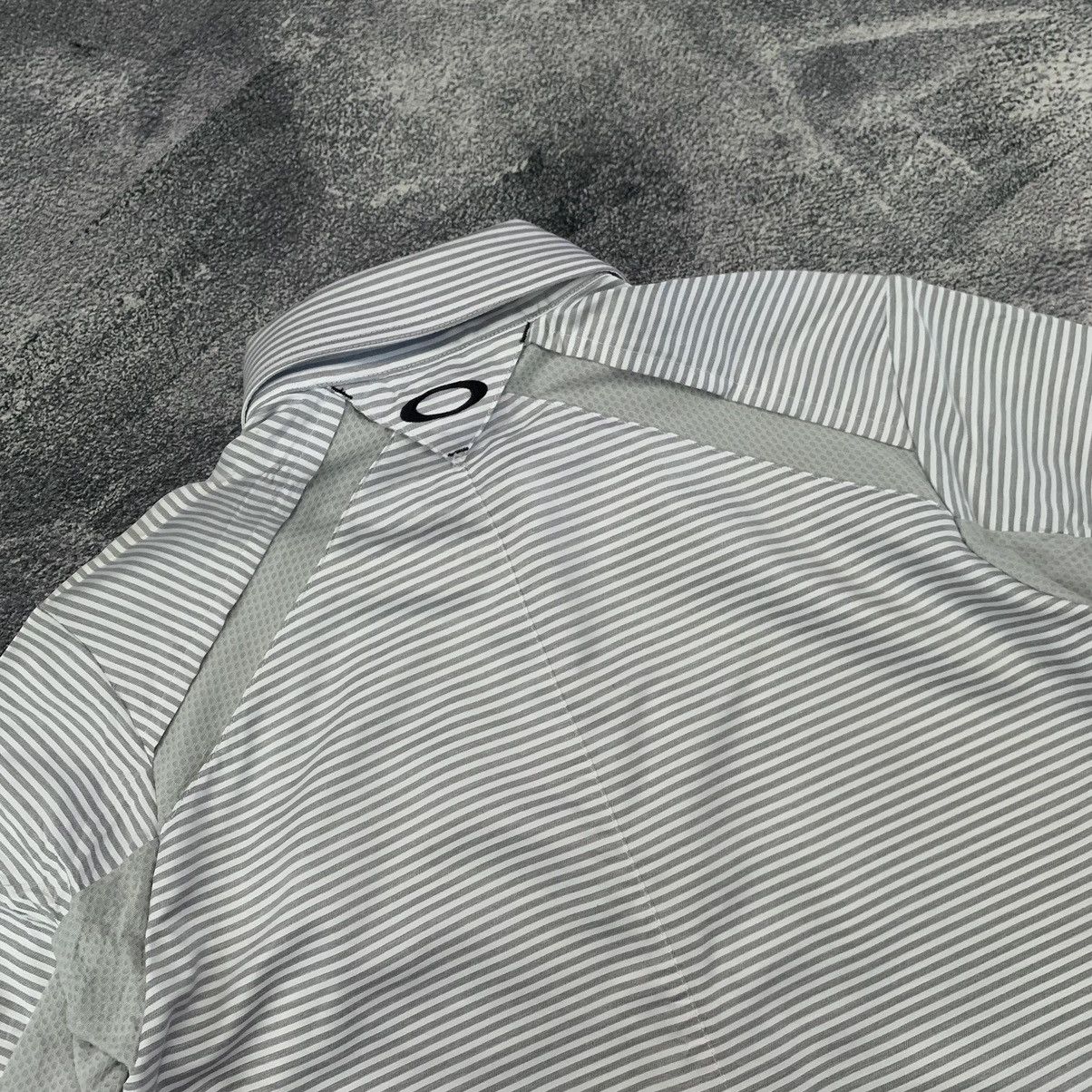 Oakley 🔥OAKLEY STRIPES HIDEN BUTTON SHIRT Size US M / EU 48-50 / 2 - 4 Thumbnail