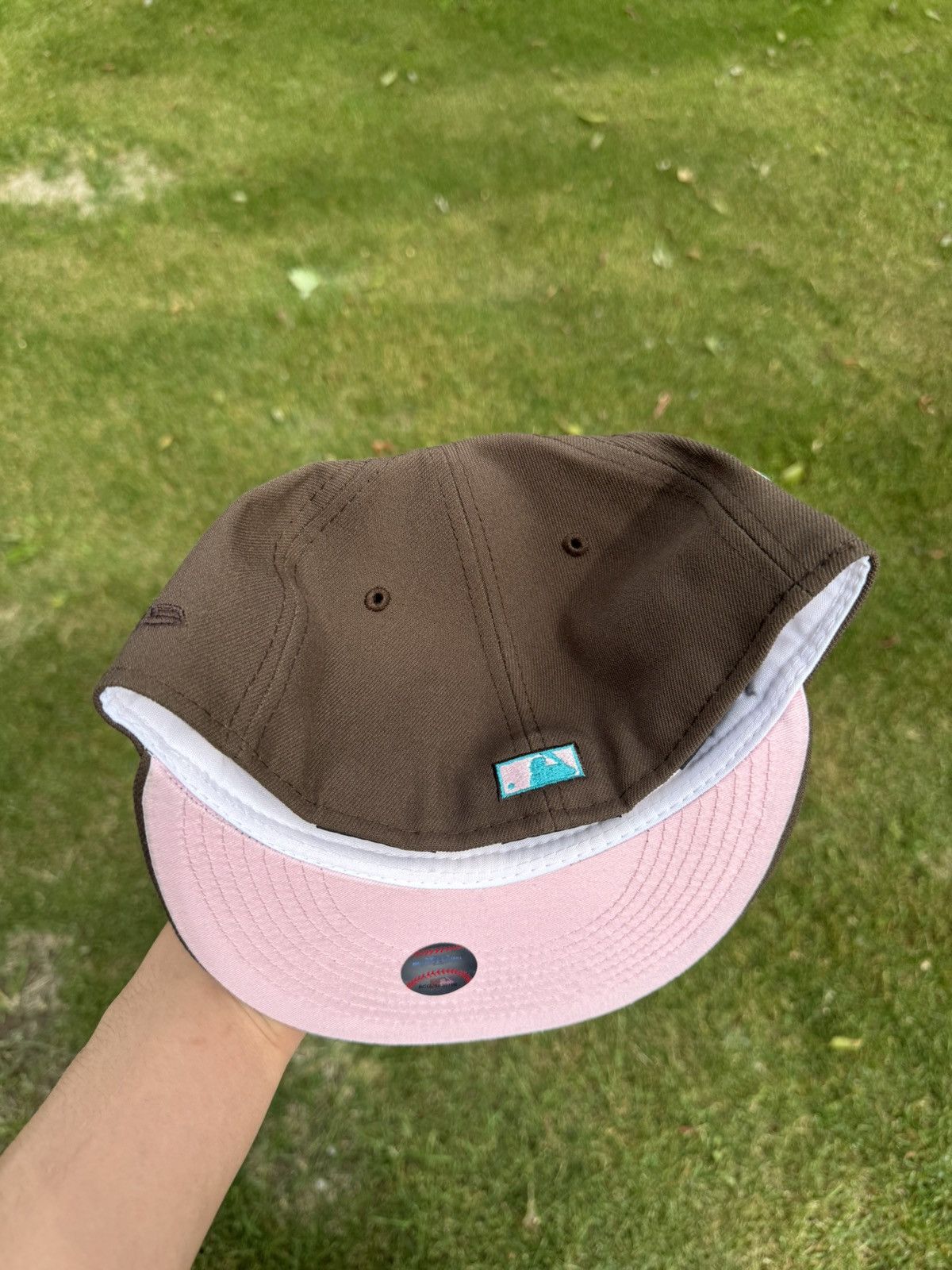 MLB × New Era Atlanta Braves Cotton Candy Brown - ExclusiveFitted - 7 1/4 Size ONE SIZE - 4 Thumbnail
