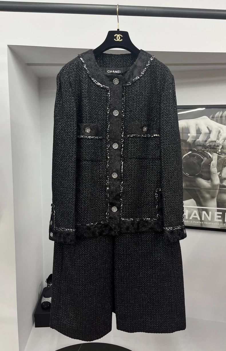 Chanel Chanel 22A Black Tweed Long Coat Size US M / EU 48-50 / 2 - 1 Thumbnail