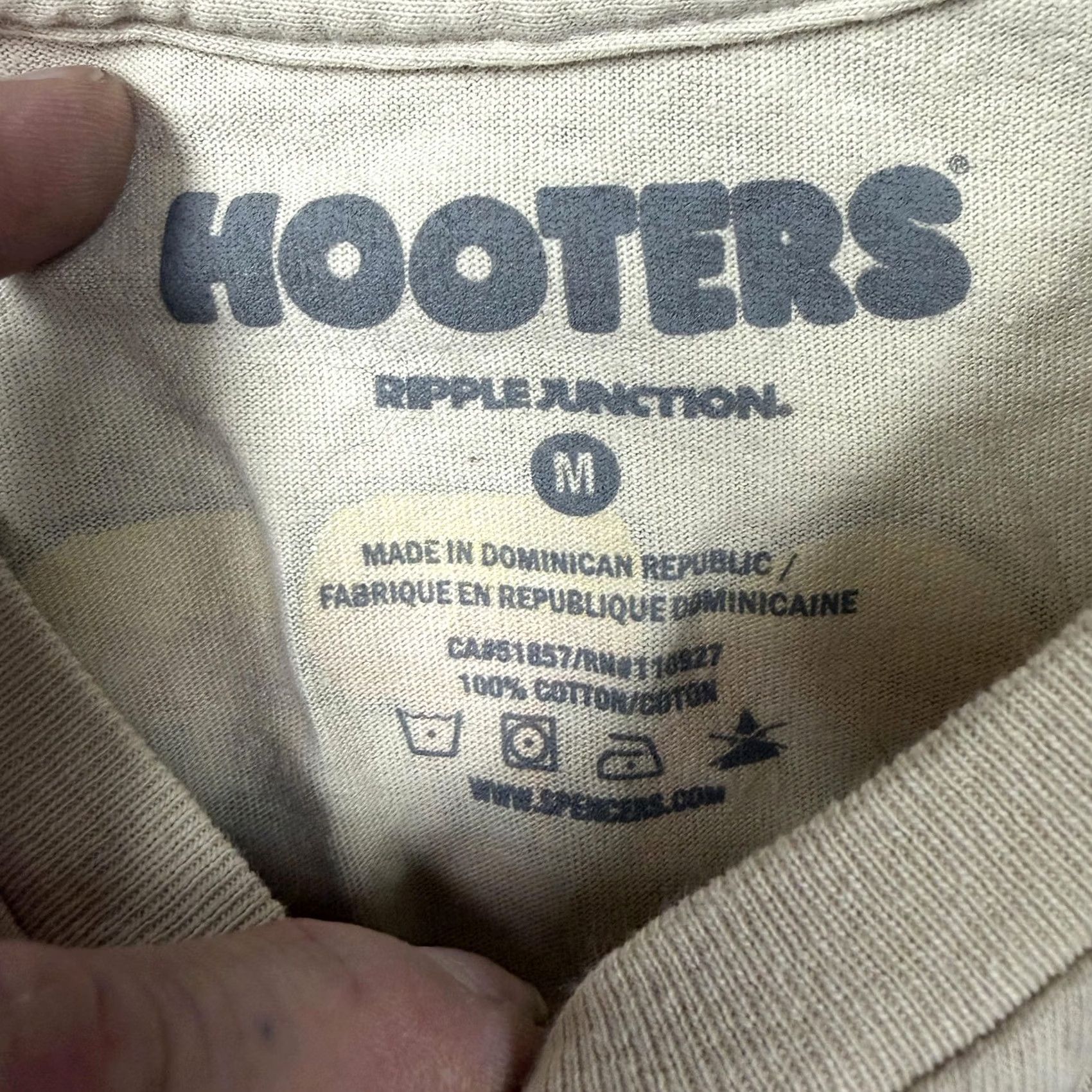 Logo 7 Hooters Shirt Mens M Tan Wings Pin-Up Aviation Graphic Tee Logo Shirt Size US M / EU 48-50 / 2 - 4 Thumbnail