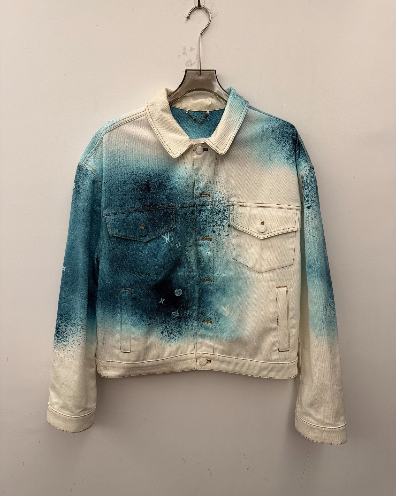 Louis Vuitton Louis Vuitton SS23 Spray Paint Denim Jacket 52 Size US L / EU 52-54 / 3 - 1 Thumbnail