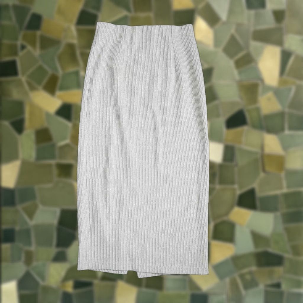 Vintage VINTAGE Mix It Cream Ribbed Knit Midi Skirt S 1990s Casual Womens/Unisex? (but we must end with gender if applicable). Size 28" / US 6 / IT 42 - 1 Thumbnail