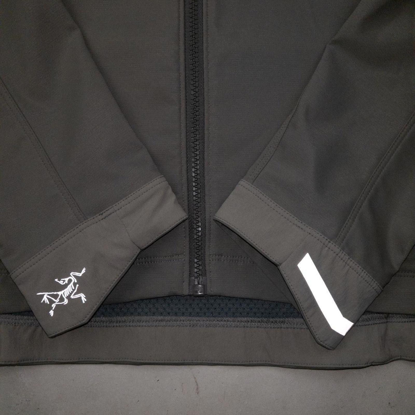 Arc'teryx Vintage Arcteryx A2B Commuter Hardshell Jacket Size M Size US L / EU 52-54 / 3 - 5 Thumbnail