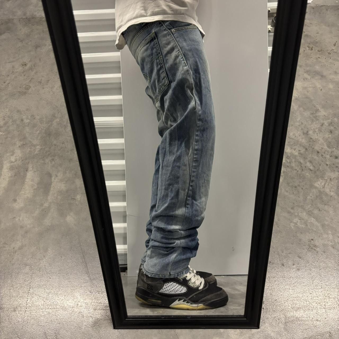 Levi's × Vintage Crazy Vintage Y2K/2000s Grunge Levis Faded Dark Wash Denim Jeans! Size US 32 / EU 48 - 2 Thumbnail