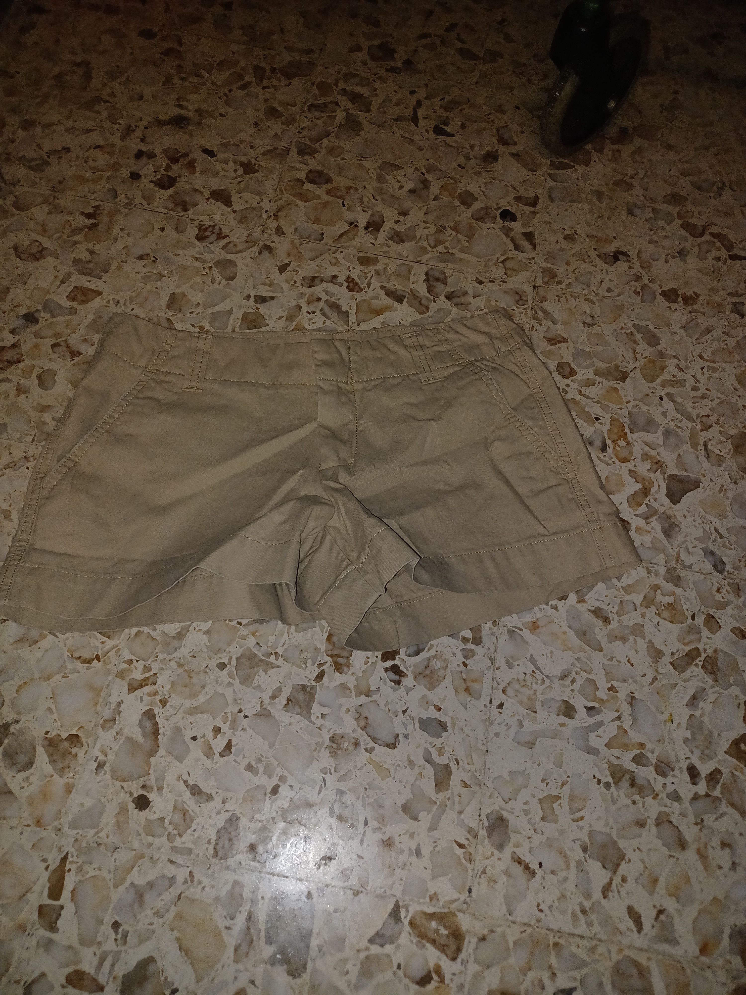 Gap GAP Women's Shorts SZ 8 Tan Size 30" / US 8 / IT 44 - 1 Thumbnail