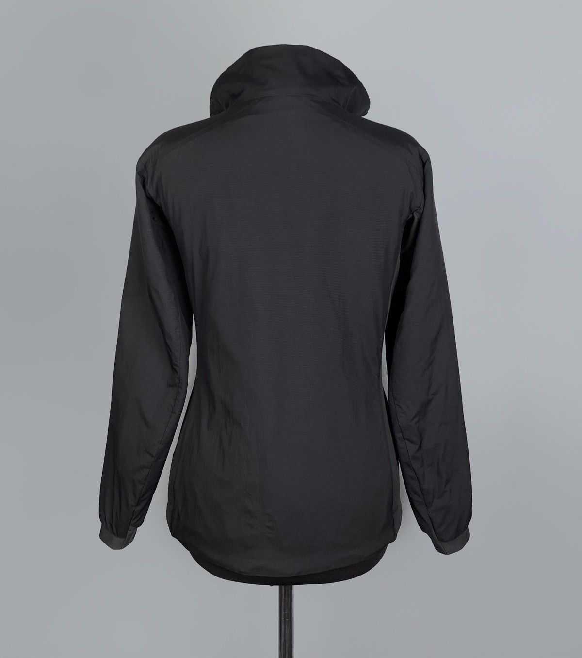 Arc'teryx Women's AW22 Arc'teryx Atom Jacket Black Insulated Size XS Size XS / US 0-2 / IT 36-38 - 7 Thumbnail