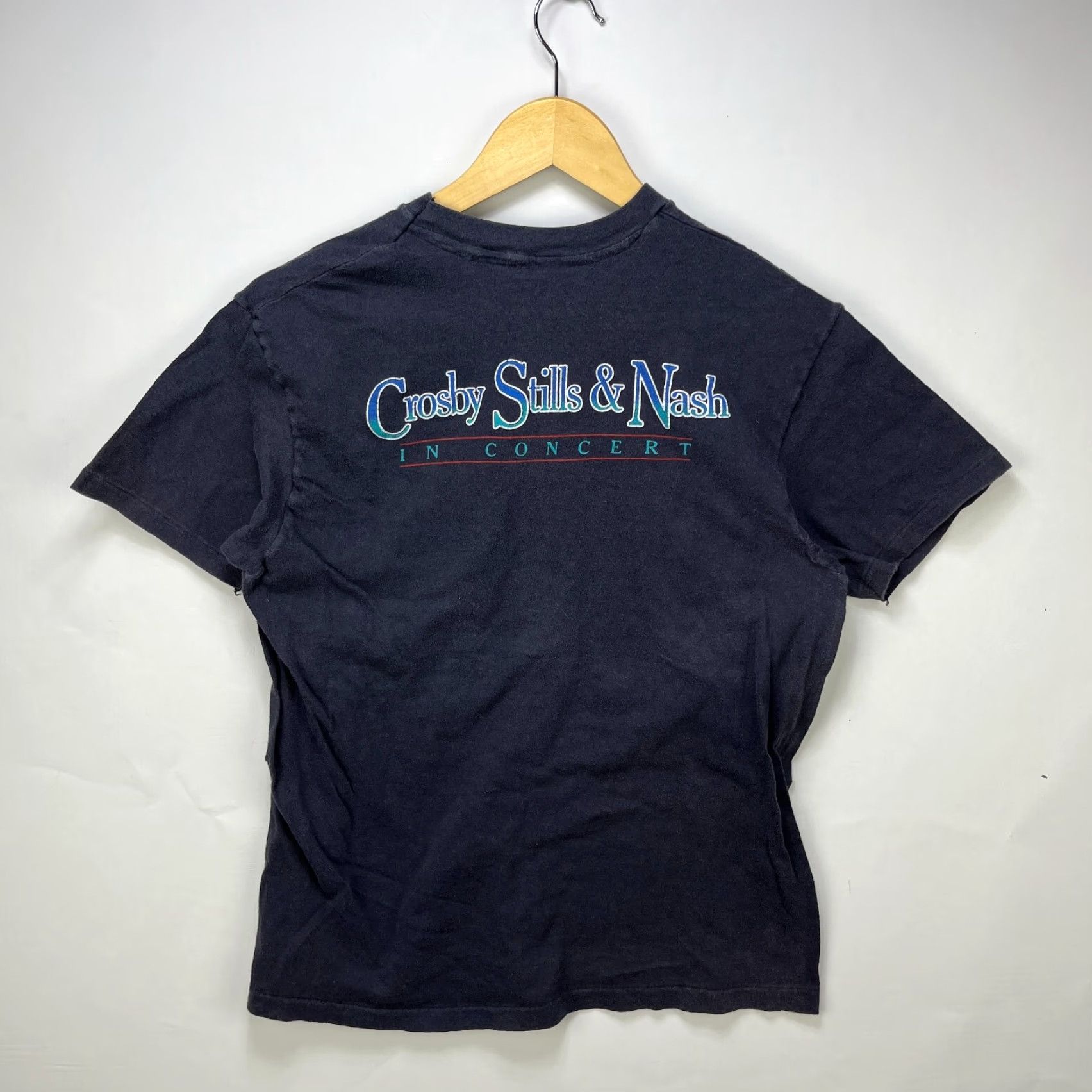 Vintage VINTAGE Crosby Stills and Nash Concert Band T Shirt M Black 80s 1984 Mens Shirt** Size US M / EU 48-50 / 2 - 4 Thumbnail