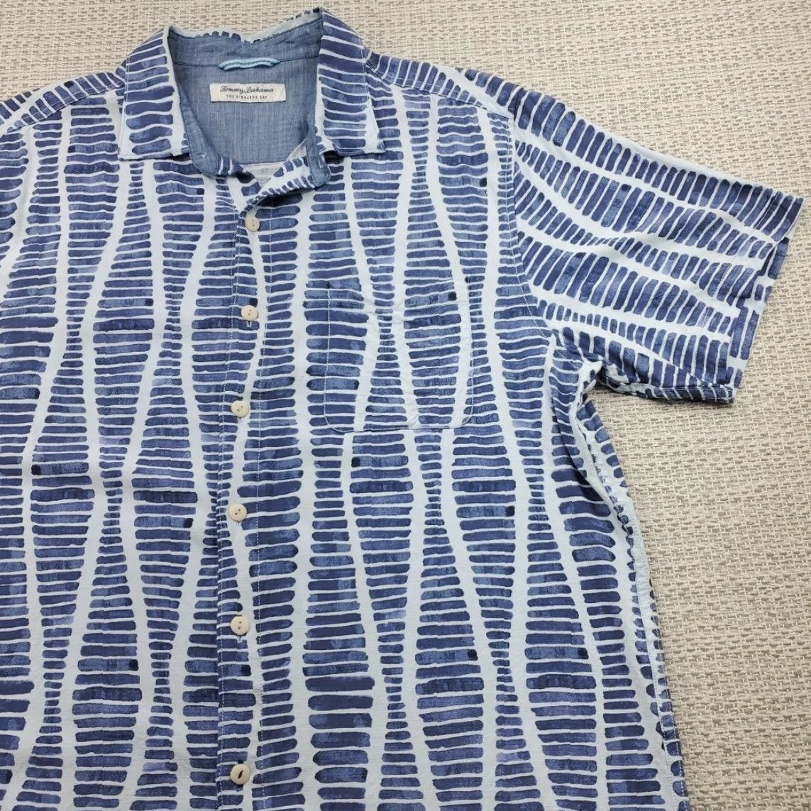 Tommy Bahama Tommy Bahama The Veracruz Cay Hawaiian Shirt Mens L Gray AOP Lenzing Aloha Shirt Size US L / EU 52-54 / 3 - 2 Thumbnail