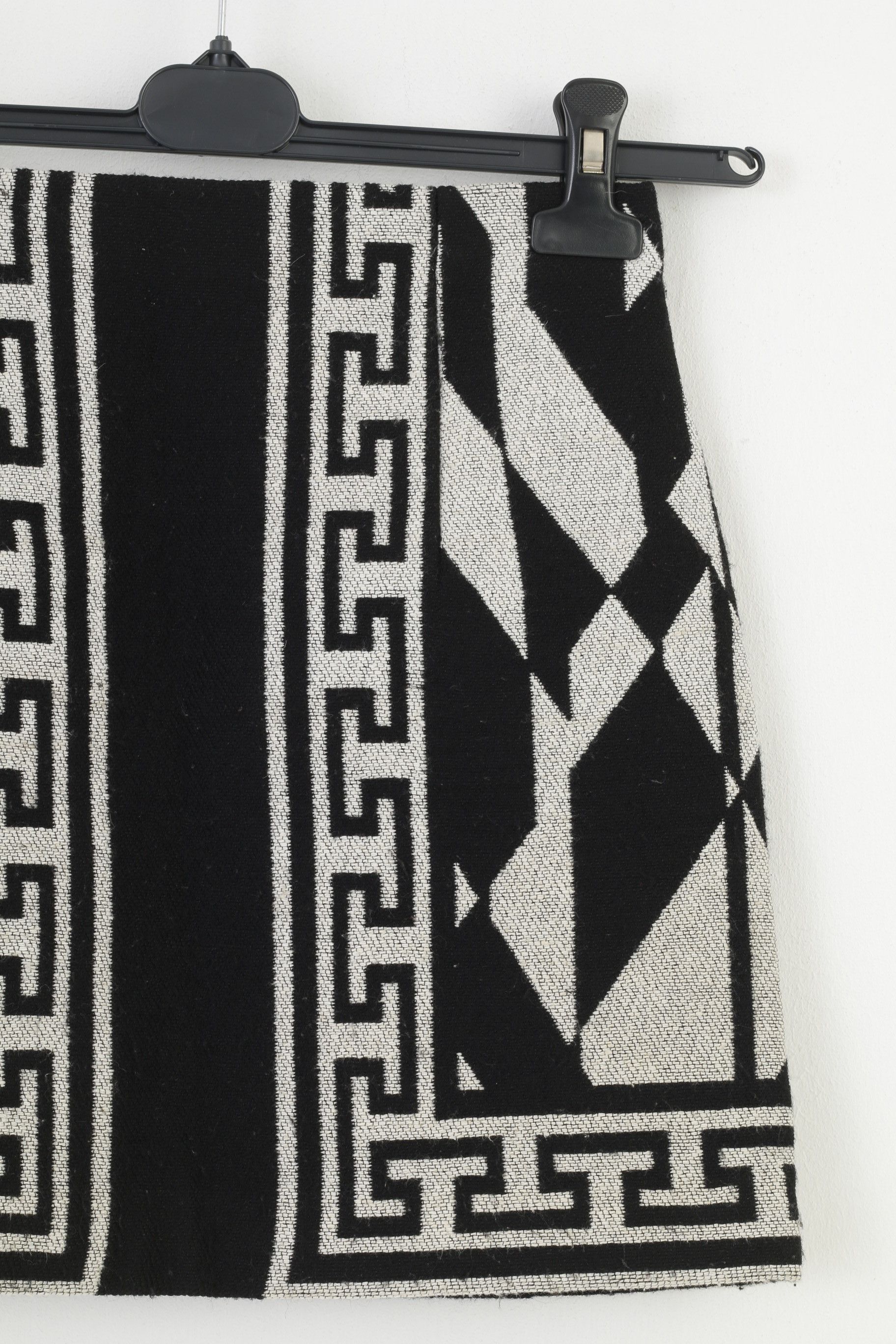 Zara Zara Woman XS Skirt Geometric Black White 10159 Size 26" / US 2 / IT 38 - 2 Thumbnail