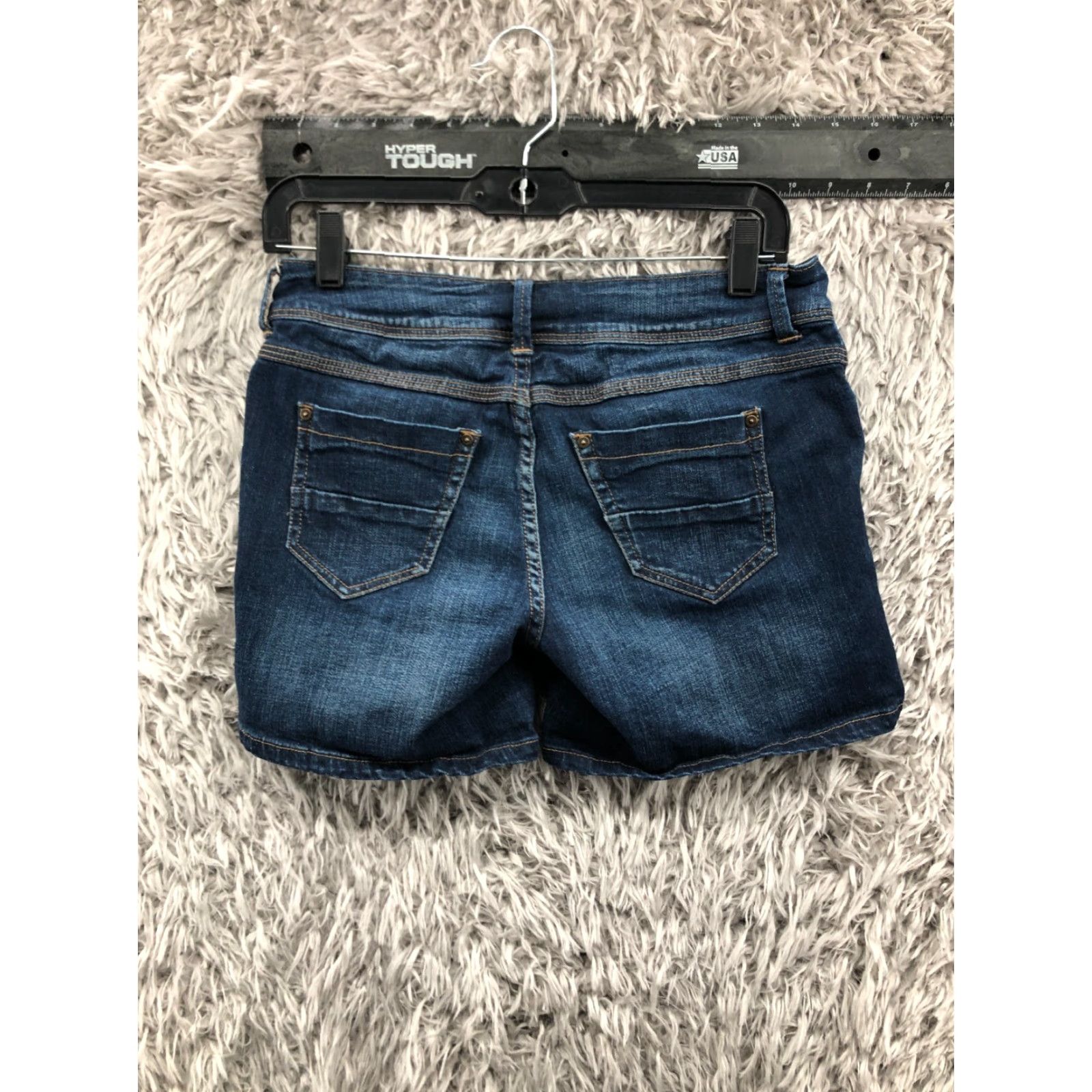 Denime dELiA*s Shorts Jeans Juniors Size 7 Mid Rise Dark Wash Blue Denim Boyfriend Casual 5-Pocket Womens XS-7? Size 28" / US 6 / IT 42 - 4 Thumbnail
