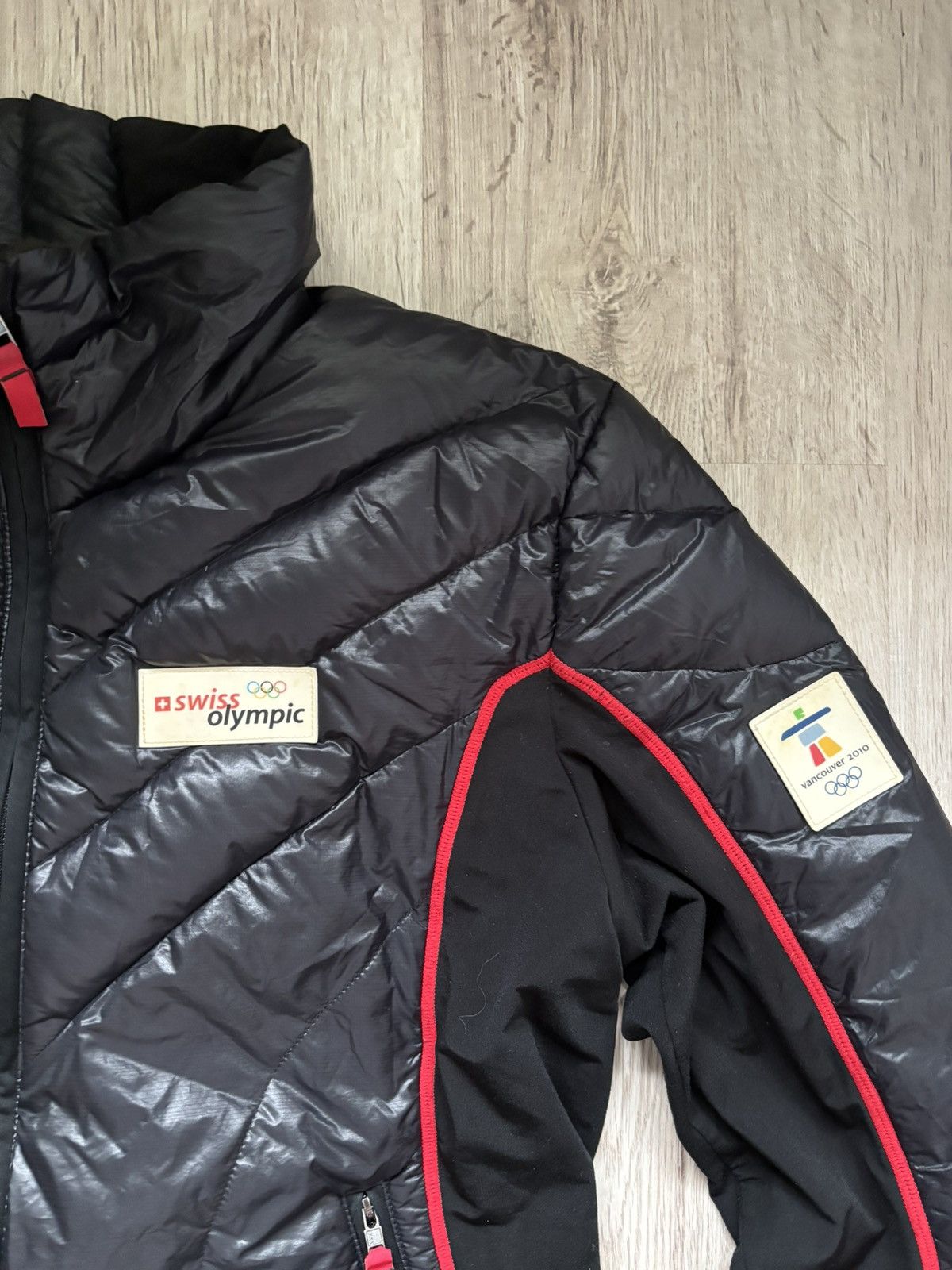 Descente Descente Swiss Olympic Team Vancouver 2010 Black Red 46 Size US S / EU 44-46 / 1 - 6 Thumbnail