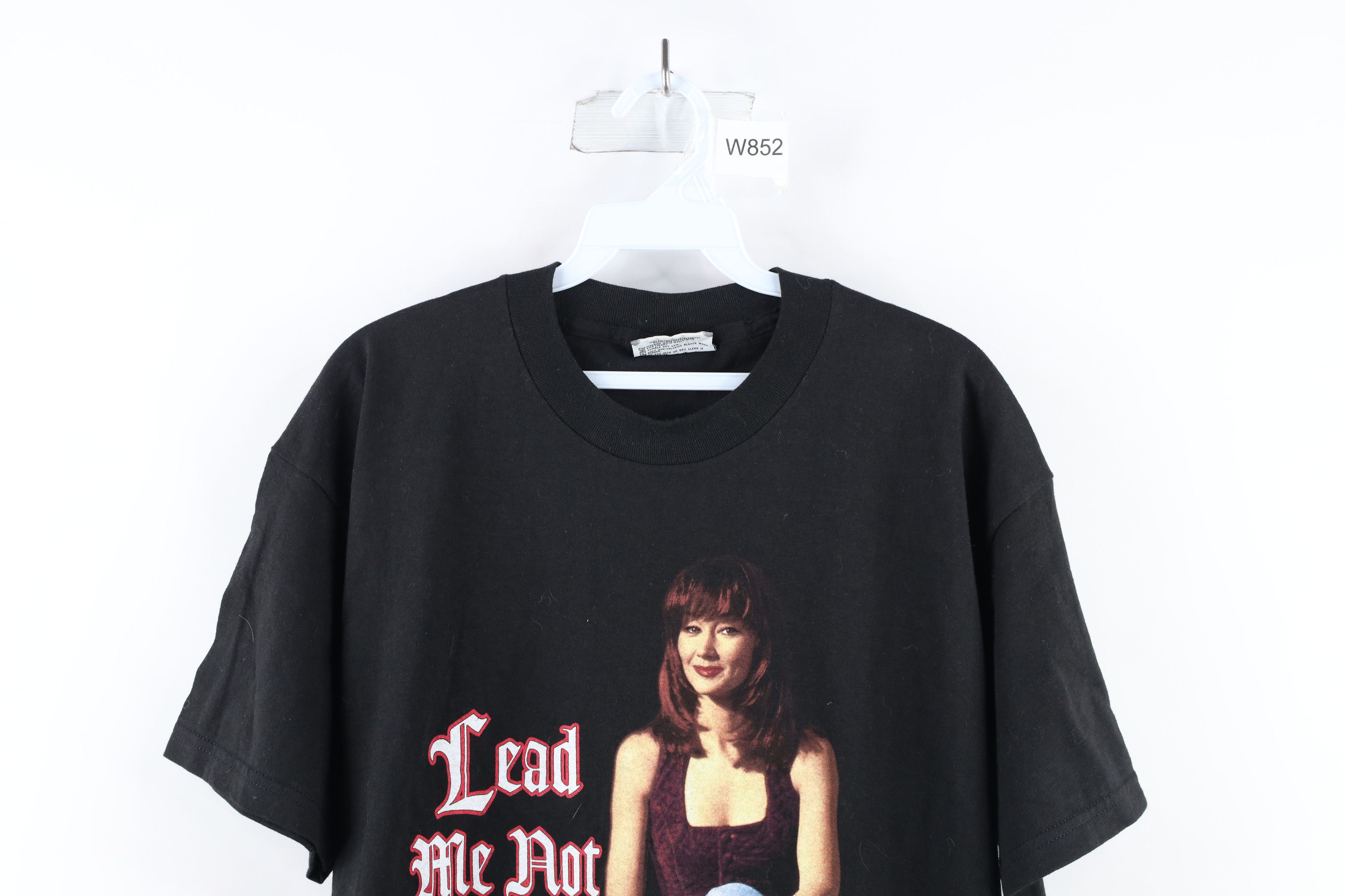 Vintage Vintage 90s Not Into Temptation Lari White Band T-Shirt USA Size US L / EU 52-54 / 3 - 2 Thumbnail