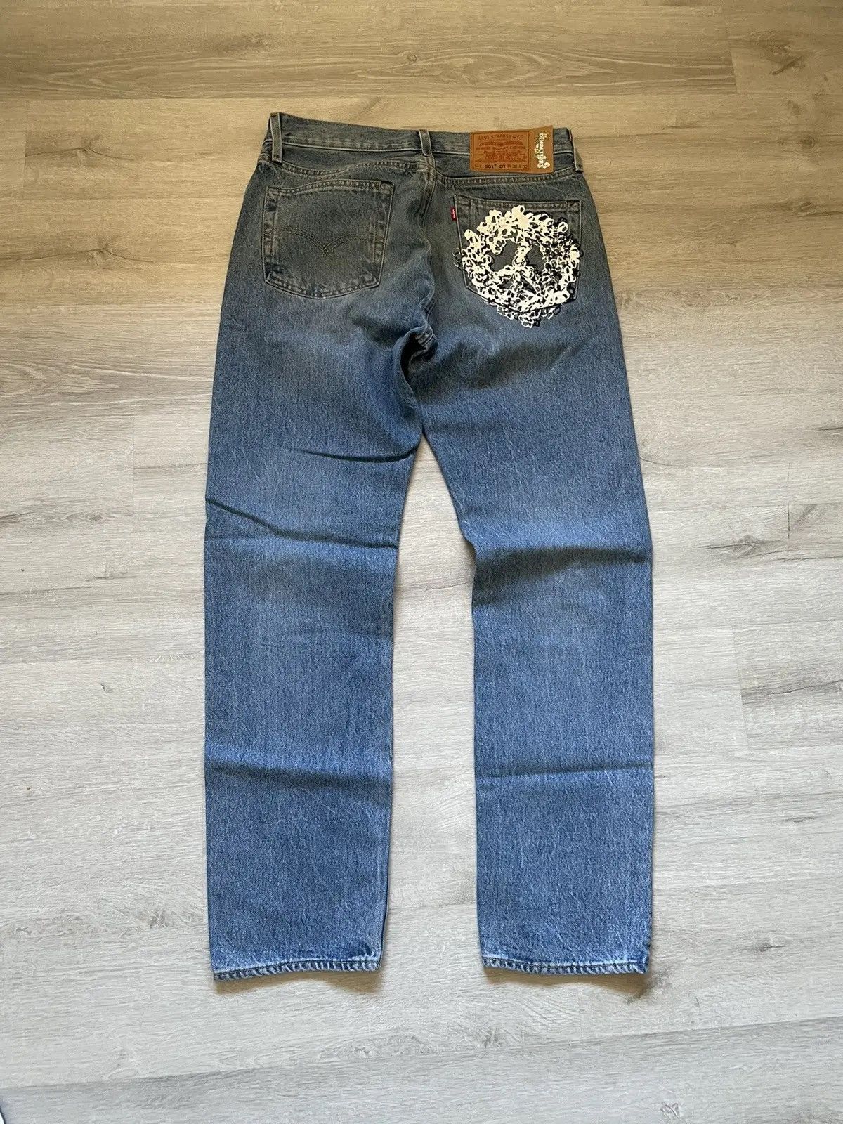 DENIM TEARS × Levi's Denim Tears x Levi’s Peace in My Pocket jeans light wash Size US 34 / EU 50 - 4 Thumbnail