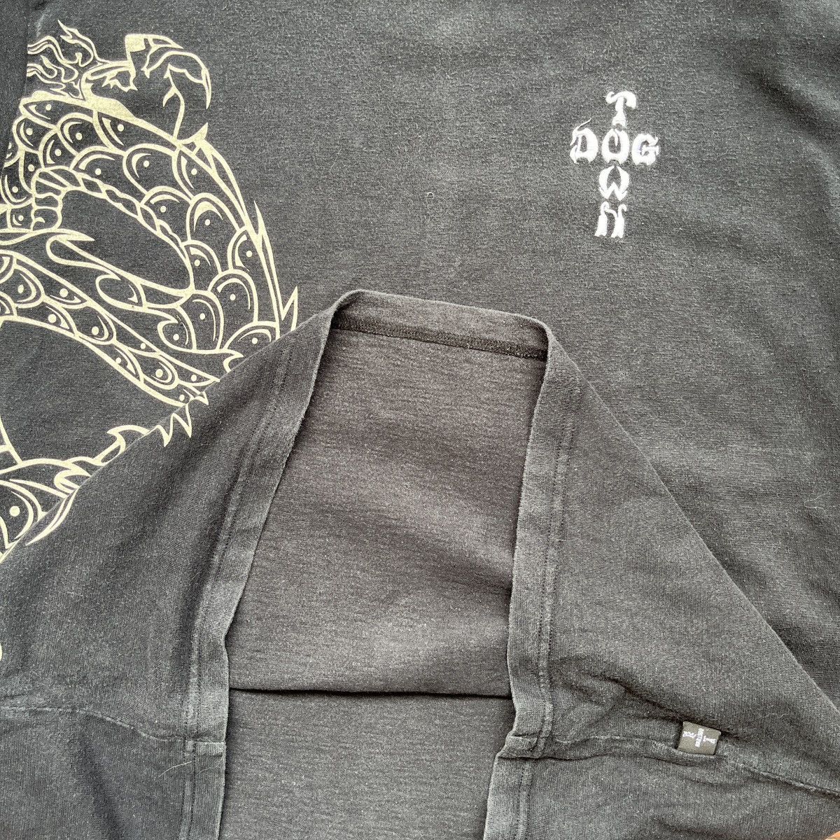 Dogtown VINTAGE DOGTOWN BLACK DRAGON FIRE FLAMES TSHIRT Size US L / EU 52-54 / 3 - 19 Thumbnail