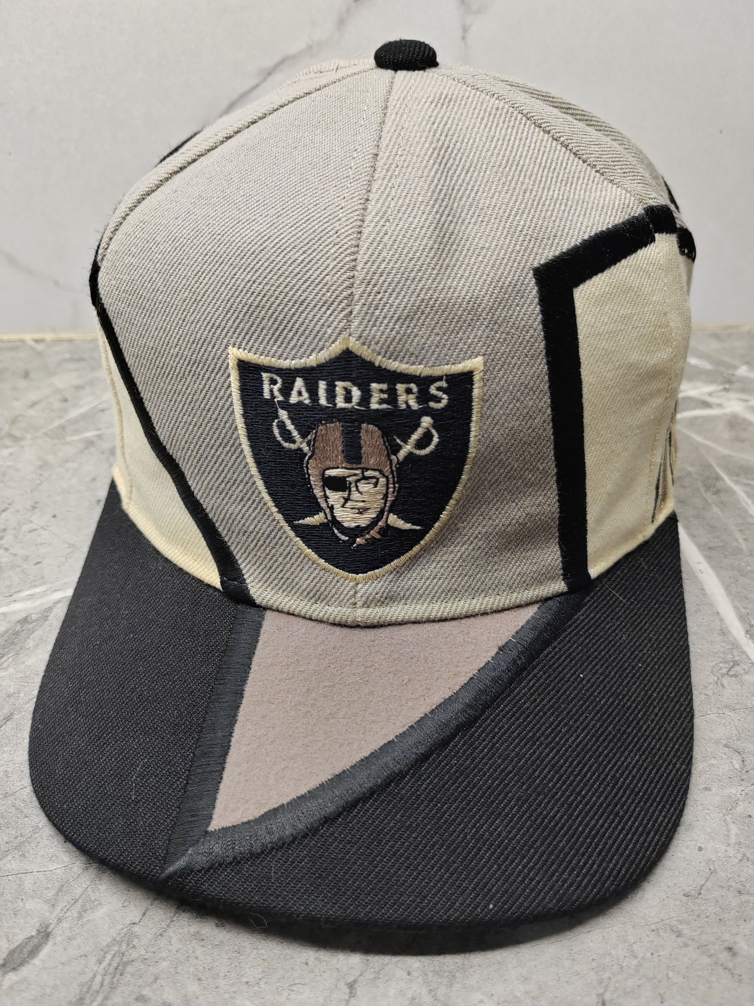Vintage Vintage Raiders TOW Graffiti Style Cap Size ONE SIZE - 1 Thumbnail