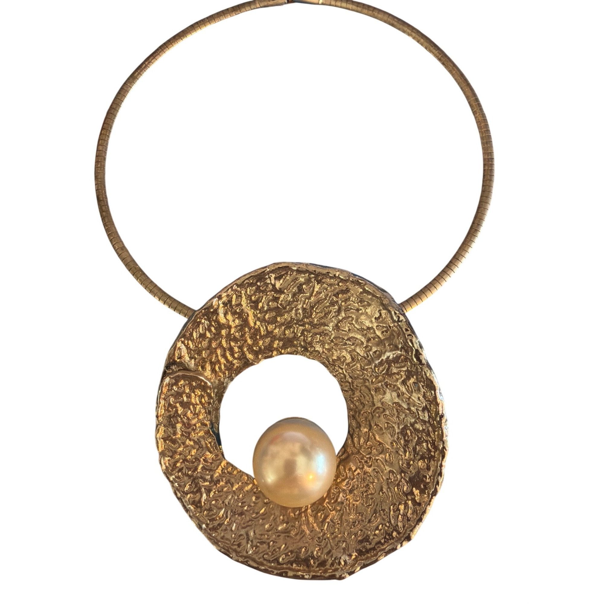 Other Large Textured Silver Tone Statement Pendant Necklace Omega Size ONE SIZE - 2 Thumbnail