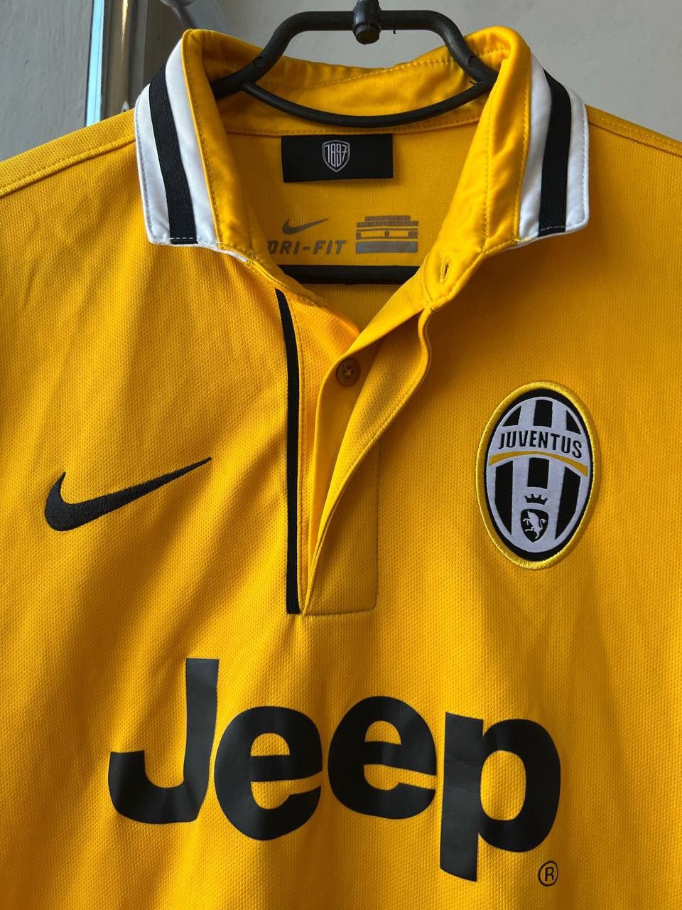 Nike 2013/14 JUVENTUS FC AWAY SOCCER JERSEY FOOTBALL SHIRT NIKE S Size US L / EU 52-54 / 3 - 4 Thumbnail