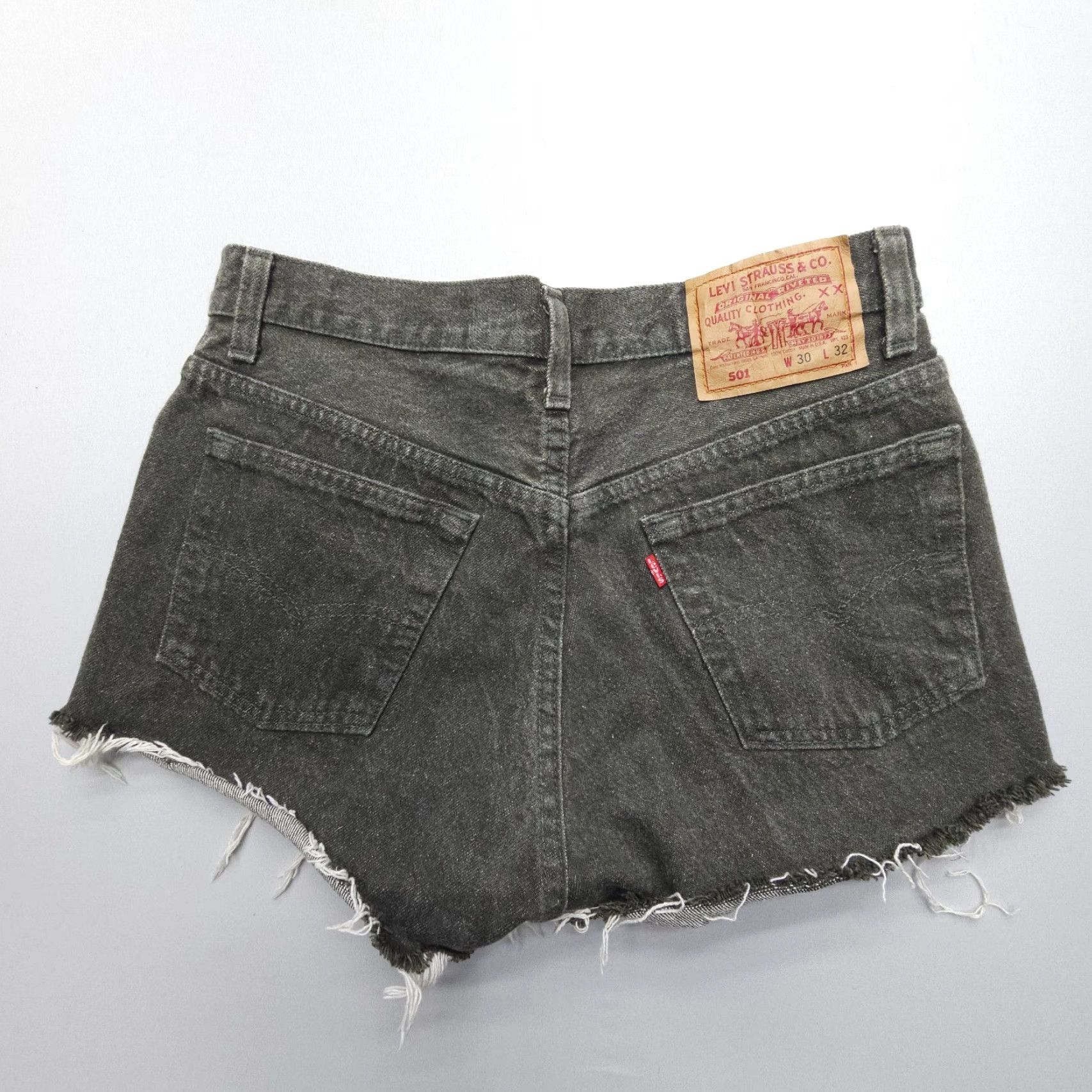 Levi's VINTAGE Levi's 501 Button Fly Cut-Off Shorts Jeans Size 30 Green USA Made 80s 90s Women Mens Size 30" / US 8 / IT 44 - 2 Thumbnail