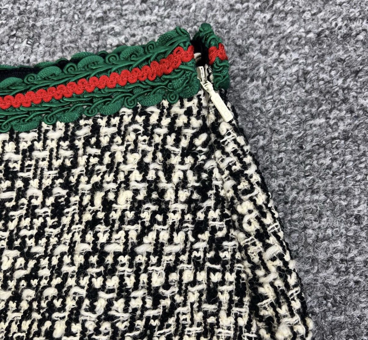 Gucci Gucci Red & Green Stripe Woven Wool Skirt K12 Size S / US 4 / IT 40 - 4 Thumbnail