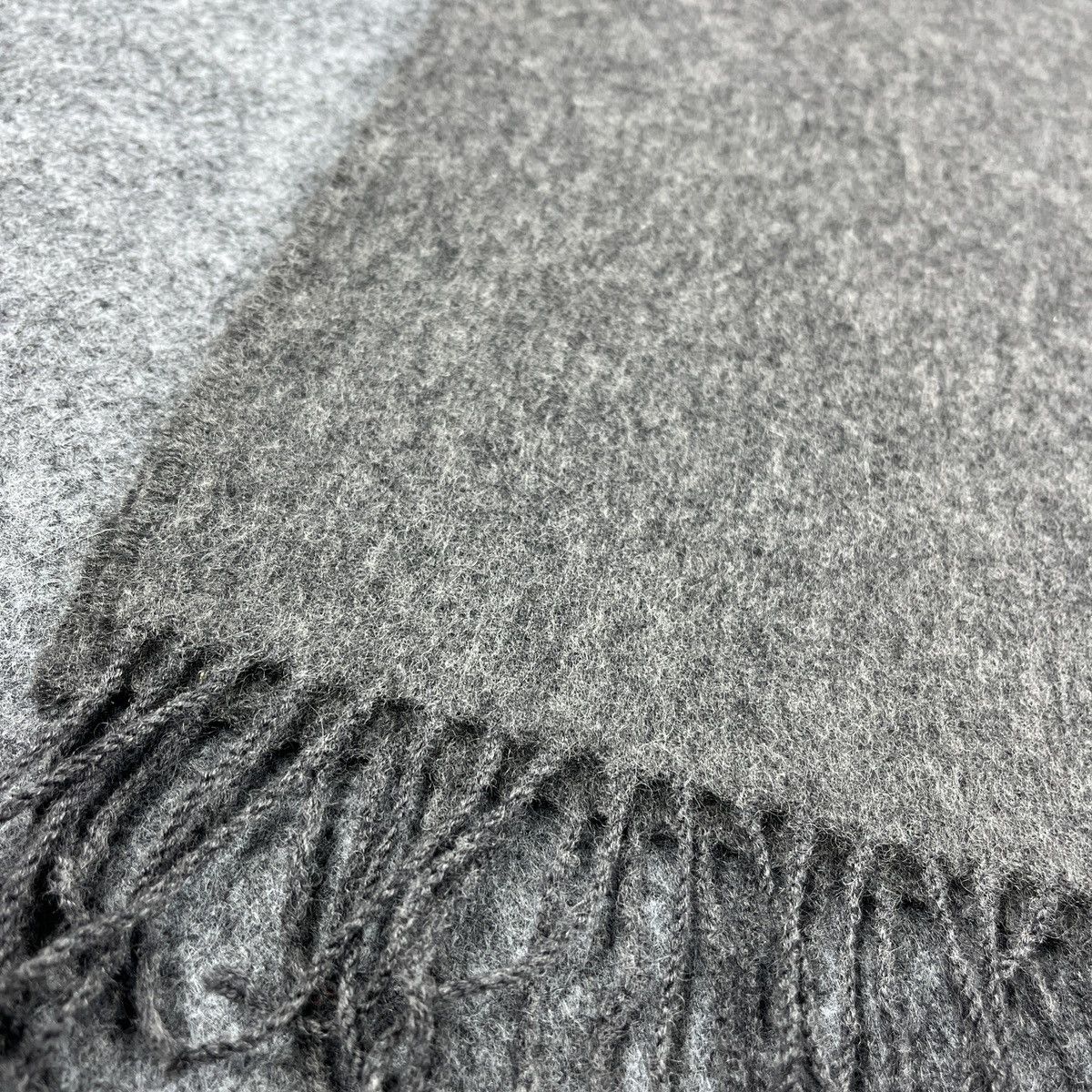 Johnstons Of Elgin Johnstons Of Elgin Scarf / Muffler / Neckwear T1119 Size ONE SIZE - 7 Thumbnail