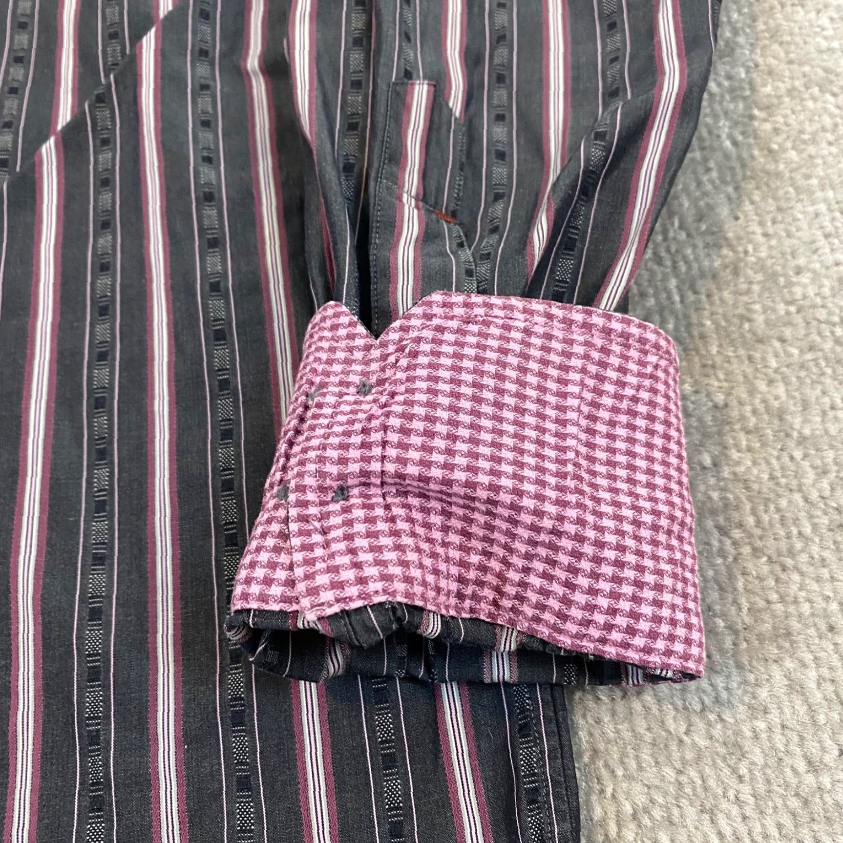Robert Graham VINTAGE Robert Graham Shirt Mens M/L 16 Gray Red Striped Paisley Casual Dress Shirt Long Sleeve All Seasons Size US L / EU 52-54 / 3 - 2 Thumbnail