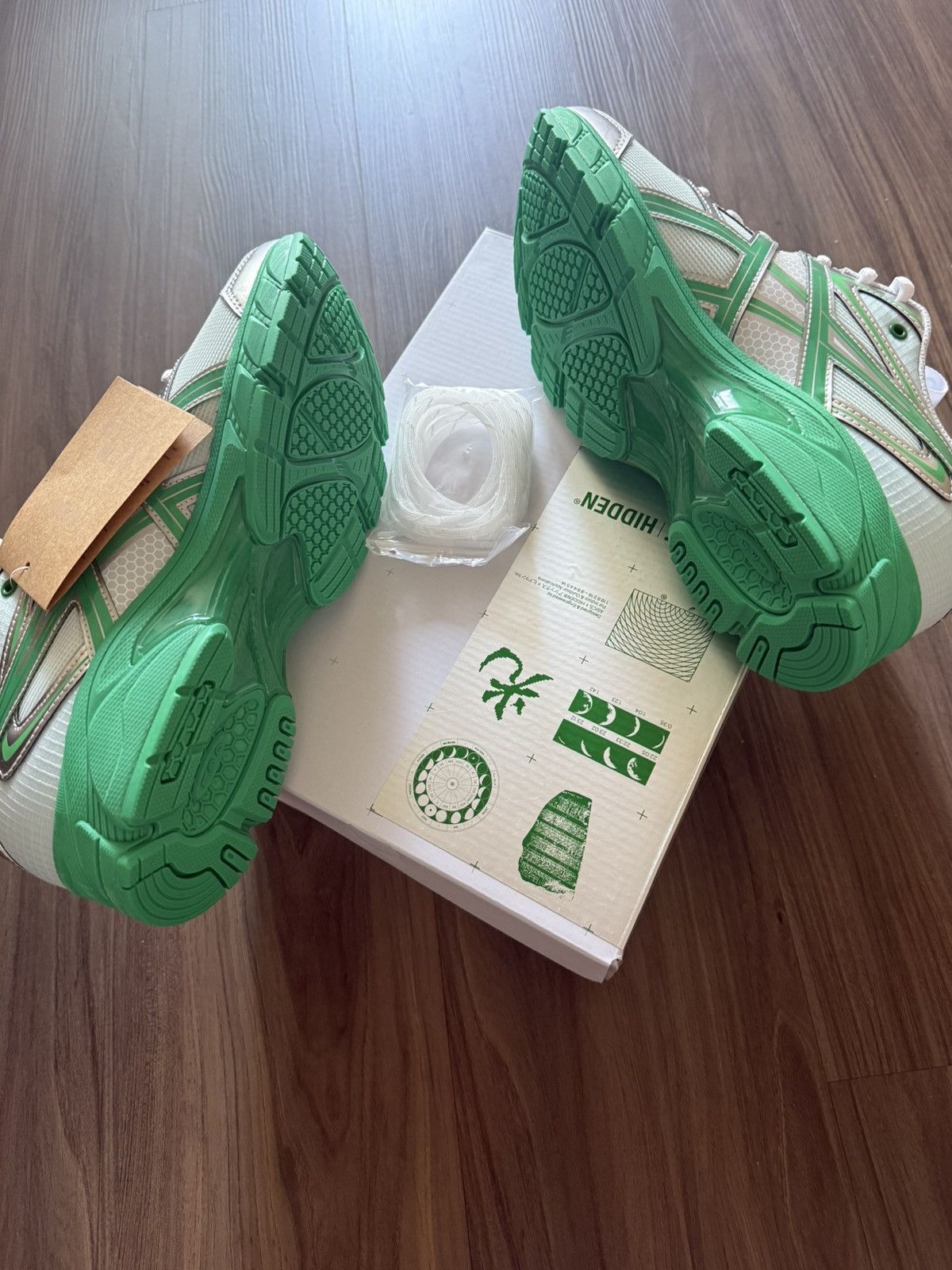 Asics × HIDDEN ASICS x Hidden NY Gel-Venture 6 White Green Silver size 9 Size US 9 / EU 42 - 6 Thumbnail