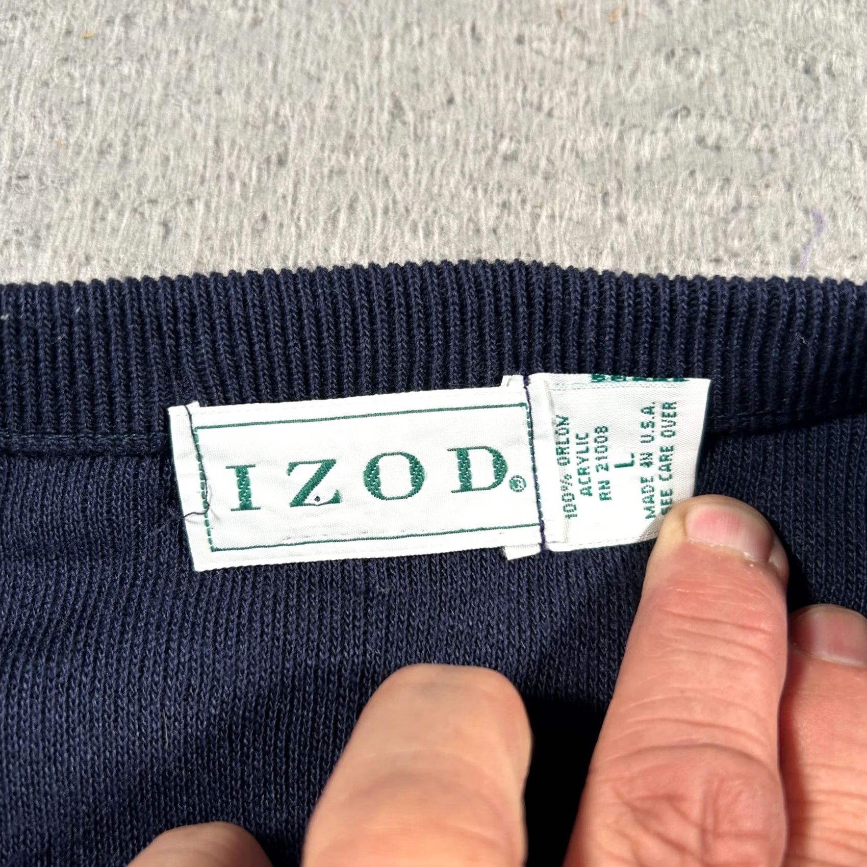 Izod VINTAGE Izod Sweater Men L V-Neck Pullover Blue Acrylic Embroidered Logo 90s Size US L / EU 52-54 / 3 - 3 Thumbnail