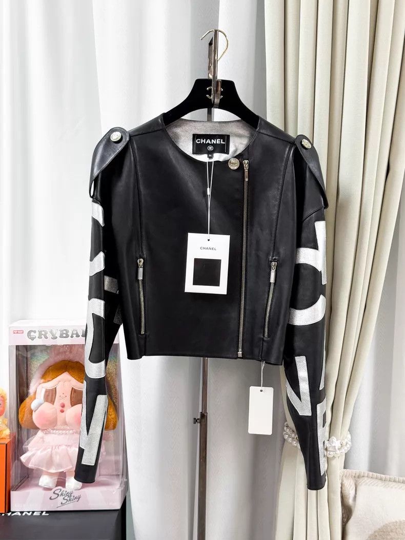 Chanel Chanel Stitching silver letter logo leather jacket Size XS / US 0-2 / IT 36-38 - 1 Thumbnail