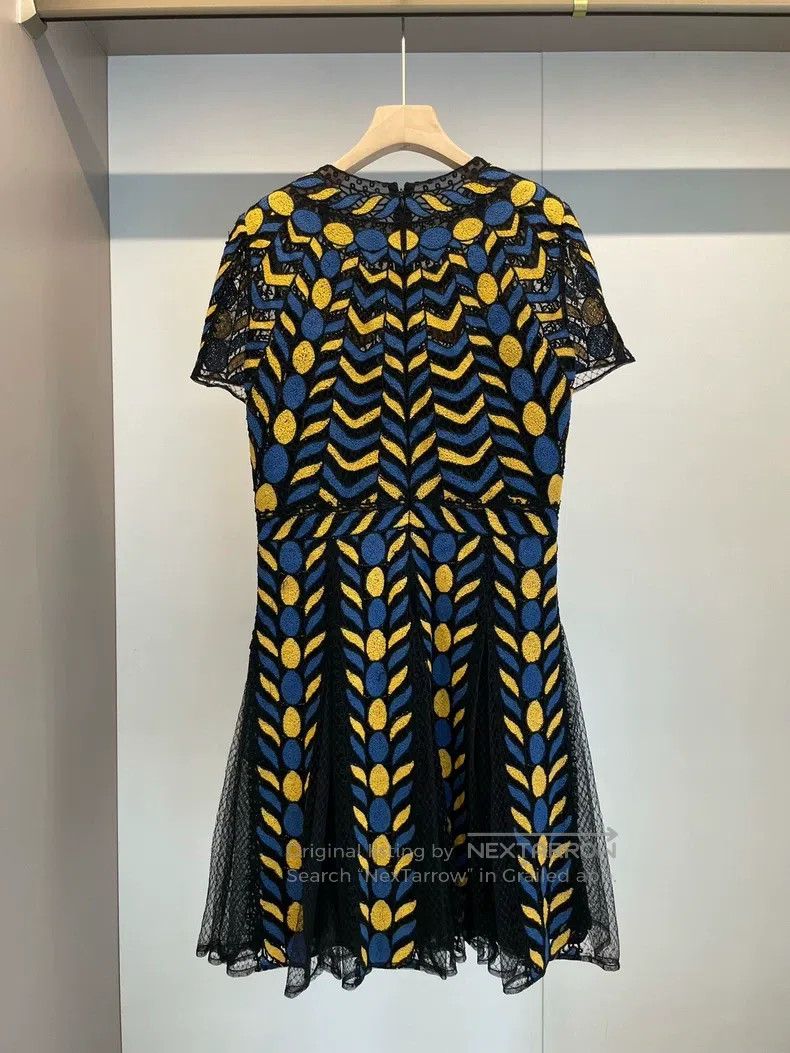 Valentino Valentino Patterned lace short-sleeved dress Size XL / US 12-14 / IT 48-50 - 2 Thumbnail