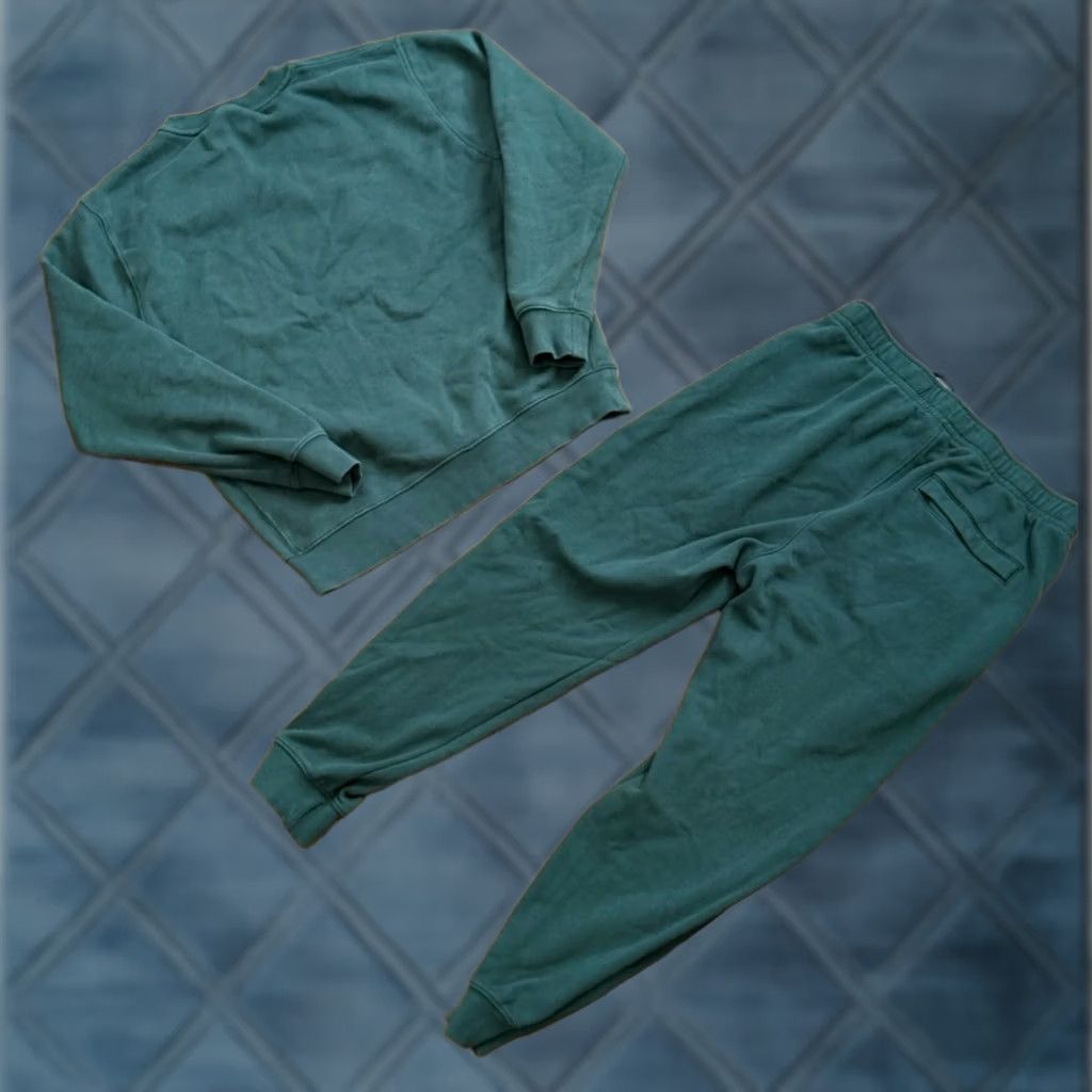 Nike Nike Sportswear Club Fleece Sweatshirt & Joggers Green Sweatpants Sweatshirt Tracksuit Mens M/L 90s Club Fleece Sweatpants Green Nike Shirt Size US M / EU 48-50 / 2 - 1 Thumbnail