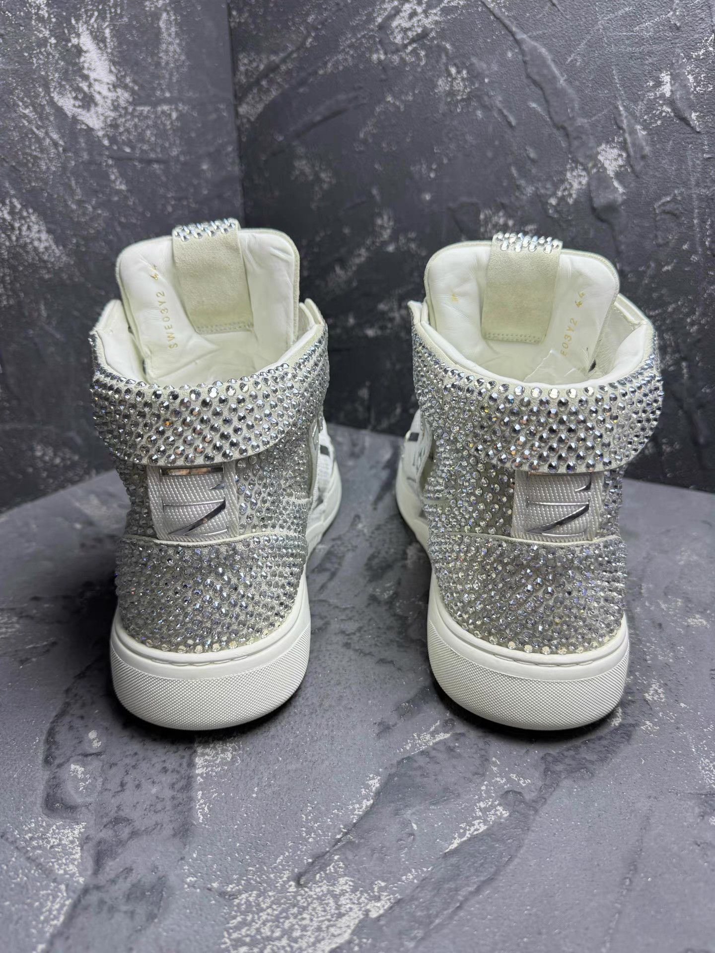 Valentino Valentino High-Top Crystal-Embellished Sneakers Q10 Size US 10 / EU 43 - 7 Thumbnail
