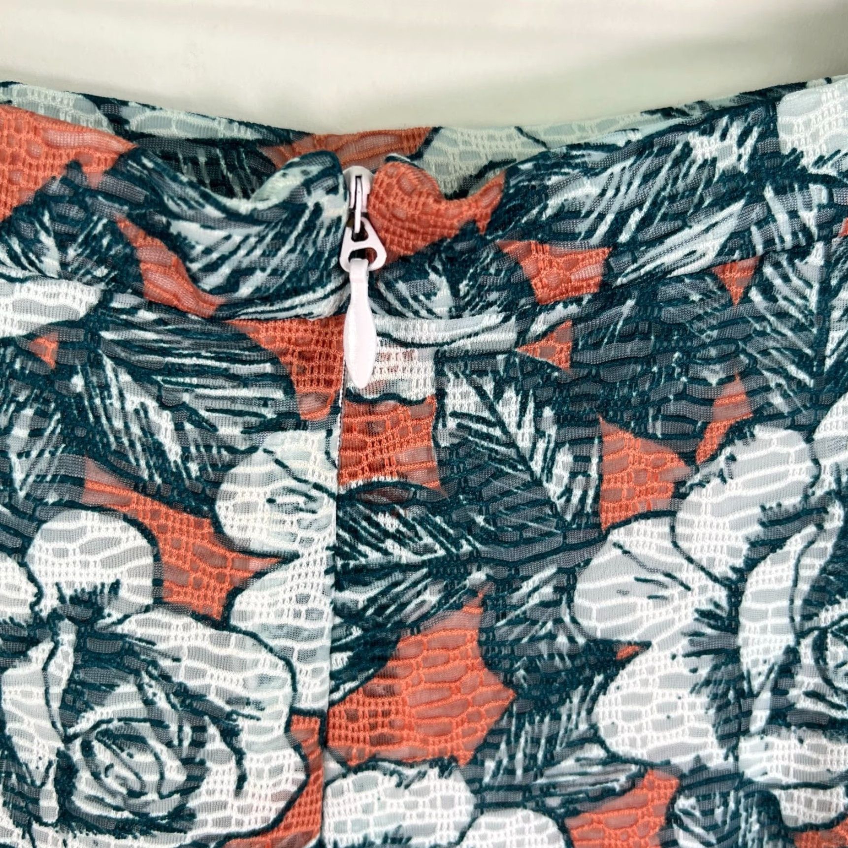 Topshop Top Shop Floral Pleated Skirt Size 6 Green Hi-Lo Asymmetrical Hem Maxi Side Slit Size M / US 6-8 / IT 42-44 - 6 Thumbnail