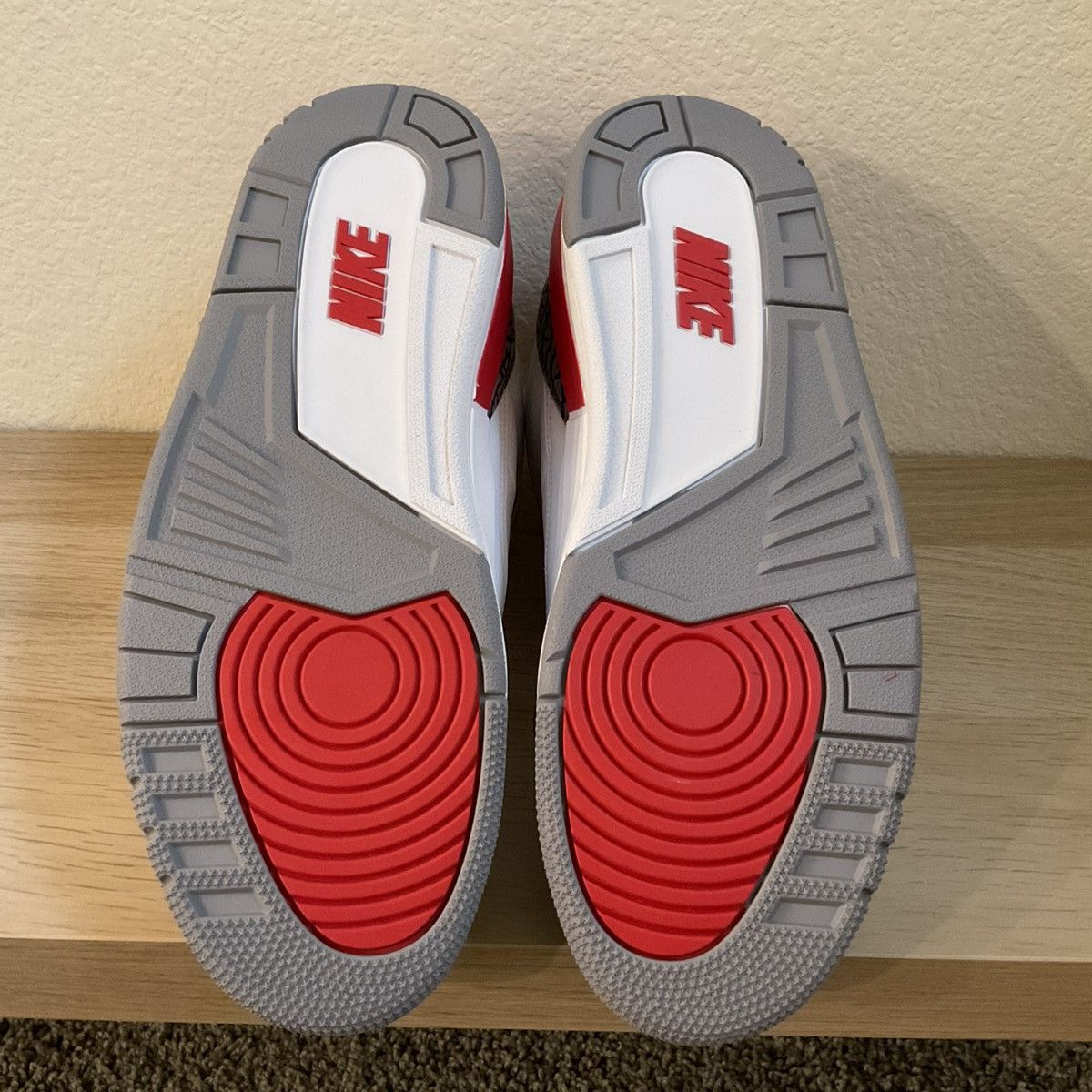 Nike Jordan 3 Retro Size US 11 / EU 44 - 5 Thumbnail