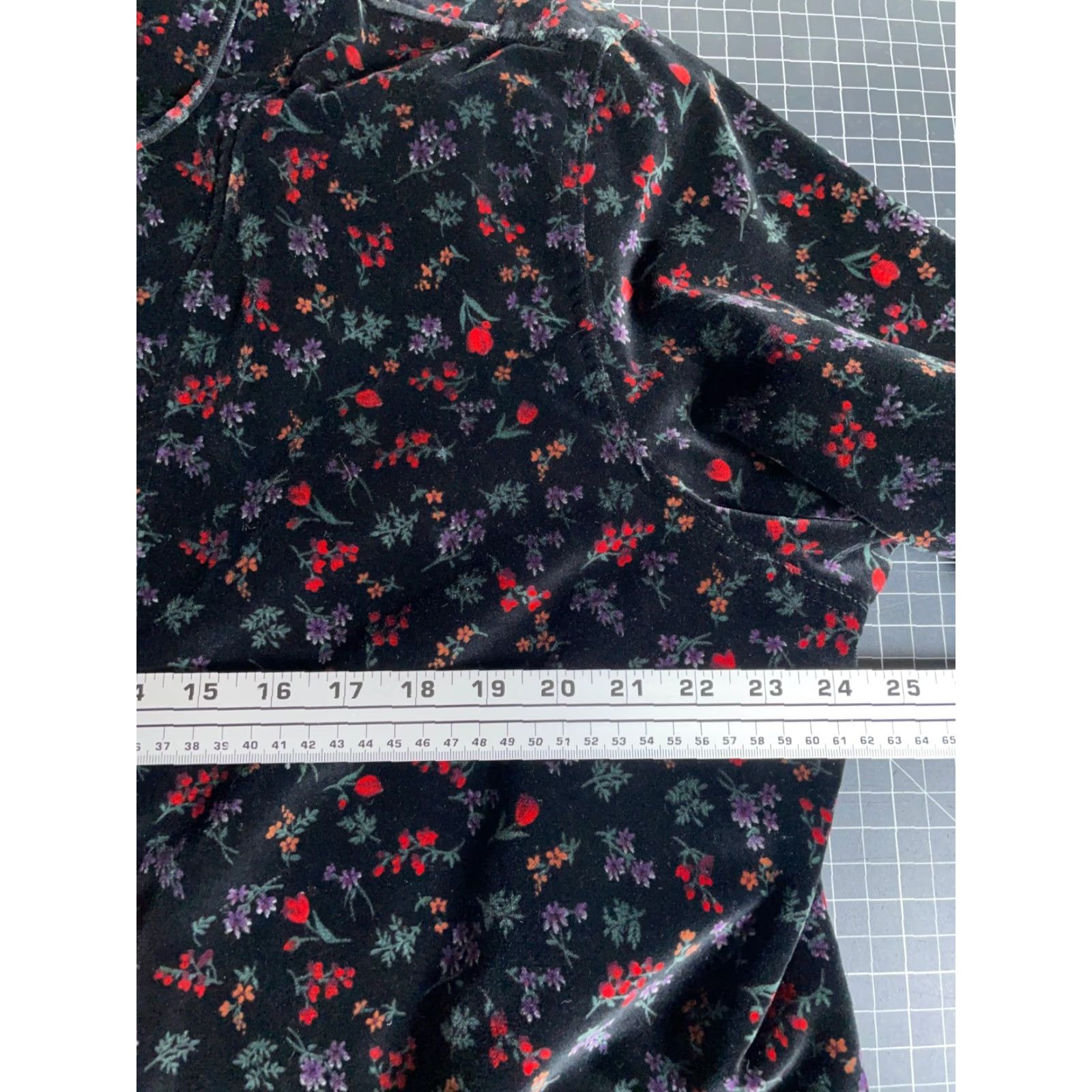 Orvis VINTAGE Orvis Velour Jacket Women's XL Black Floral Pattern USA Made Flowers Size XL / US 12-14 / IT 48-50 - 6 Thumbnail