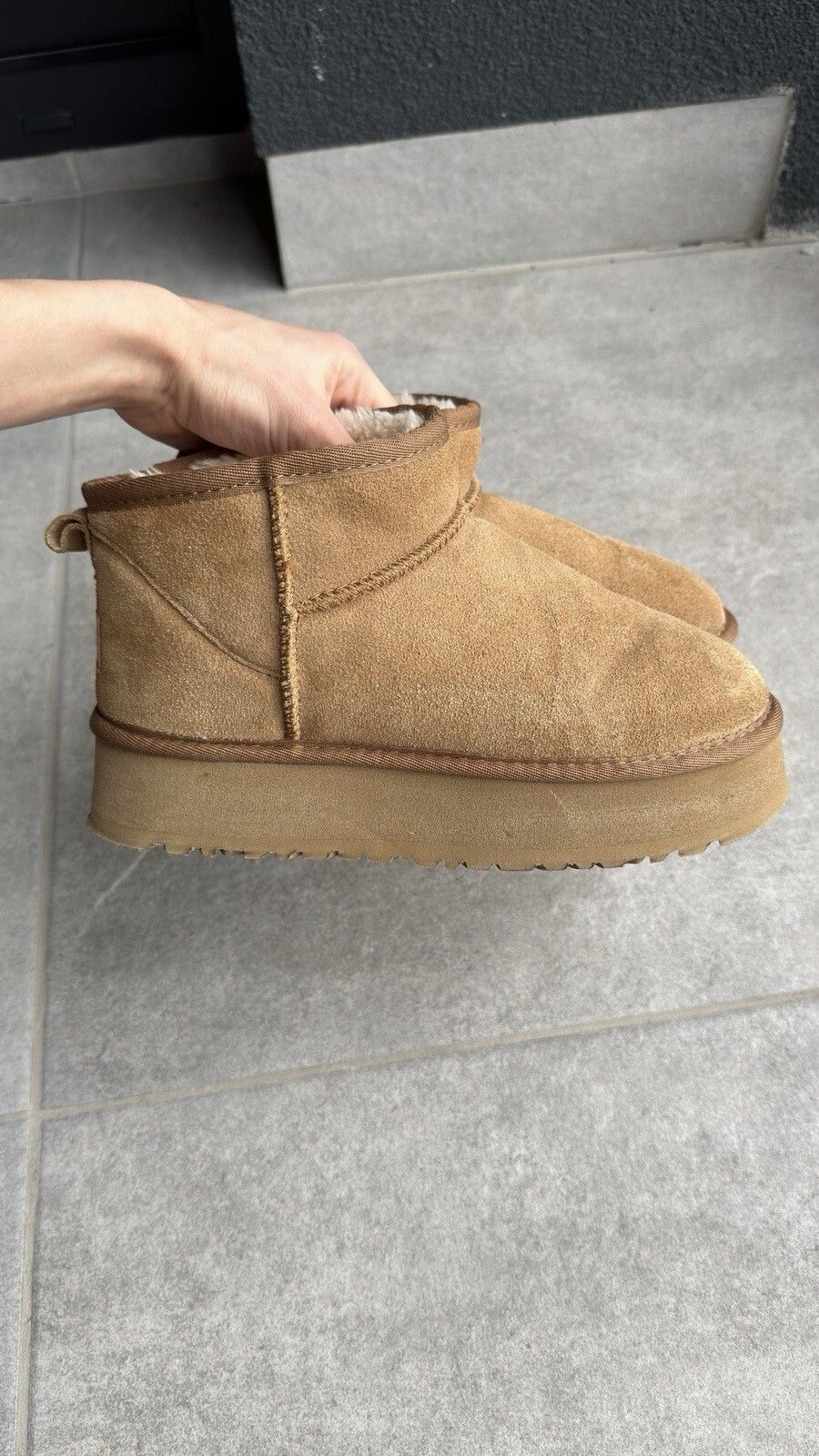 Ugg Ugg Classic Low Platform Winter Suede Sheepskin Shoes Size US 7 / IT 37 - 17 Thumbnail