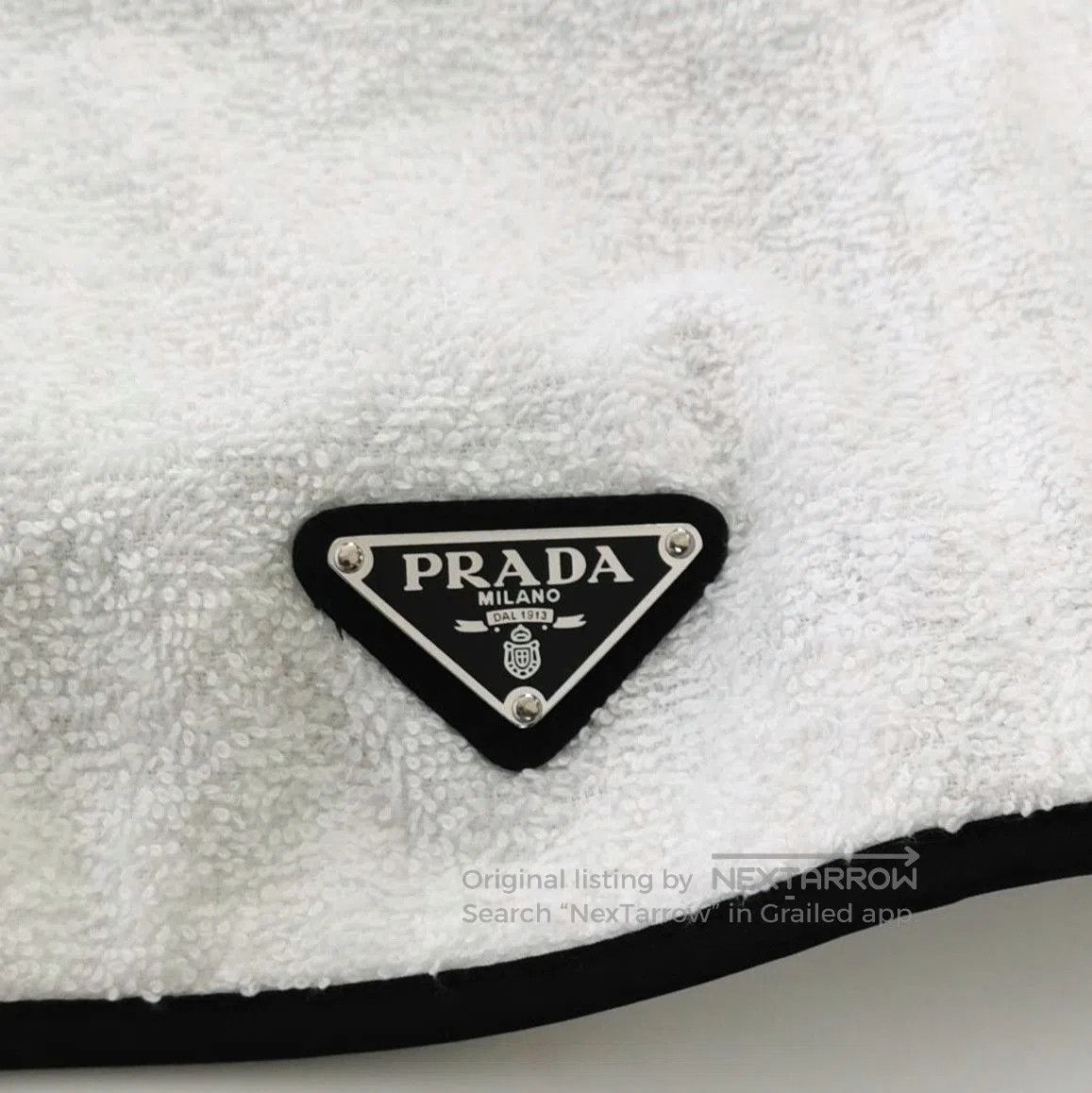Prada Prada Cotton Triangle Logo Mini Skirt in White . Size 37" - 2 Thumbnail