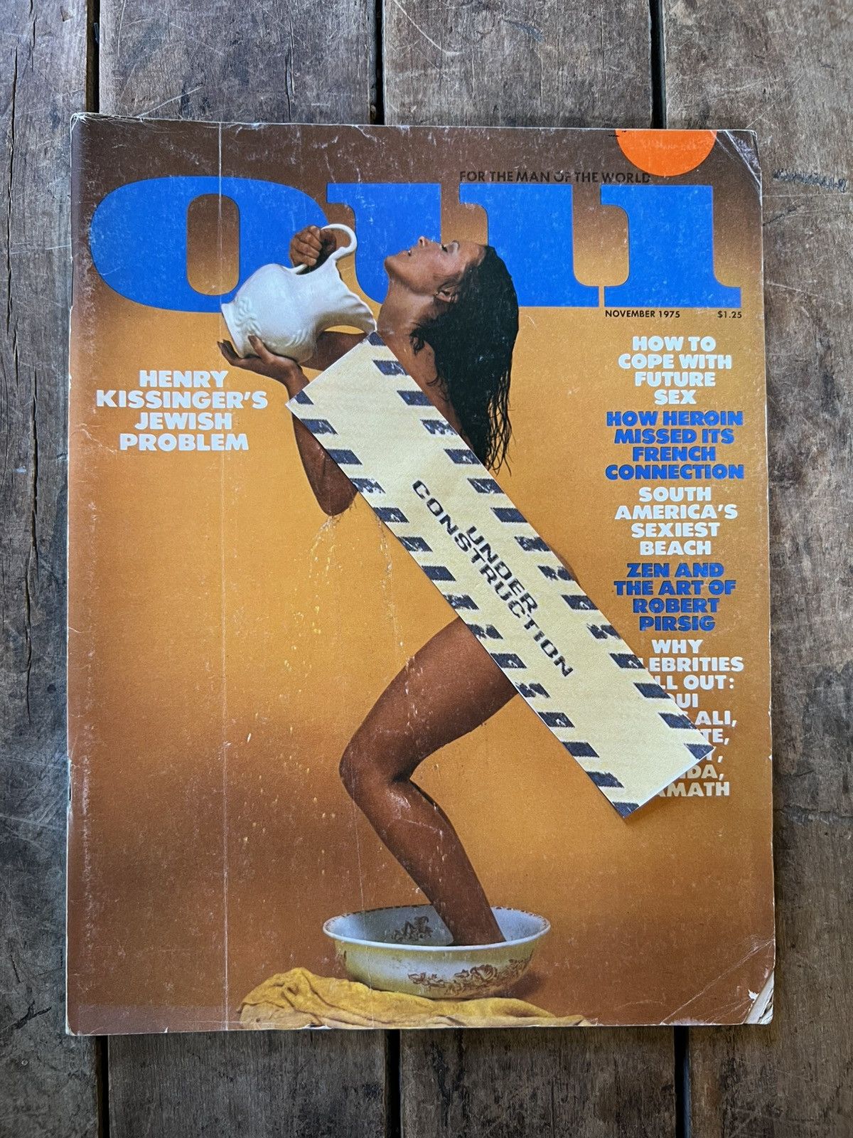 Vintage OUI Magazine “ For The Man of The World ” - November 1975 Size ONE SIZE - 1 Thumbnail