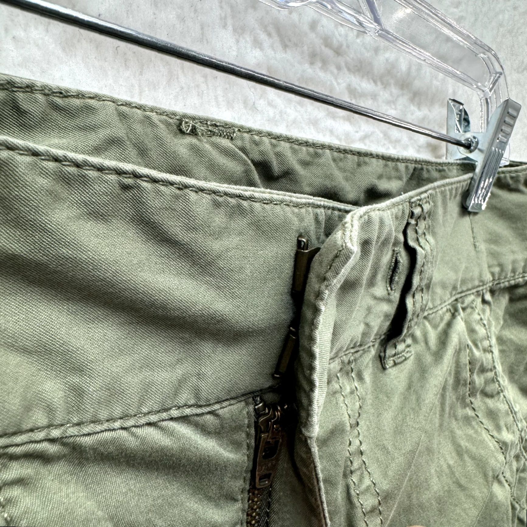 Express VINTAGE Y2K Low Rise Mini Skirt Army Green Grunge Express Women's 6/8 27/28 Medium Size 28" / US 6 / IT 42 - 4 Thumbnail