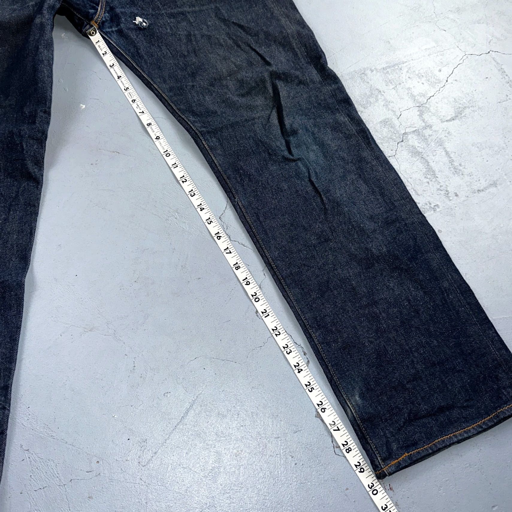 Levi's VINTAGE Levi's 501 Jeans Straight Levi's 501 Series Men Blue 34x31 Dark Wash 90s VTG Pin Denim Jeans Womens? Size US 34 / EU 50 - 5 Thumbnail