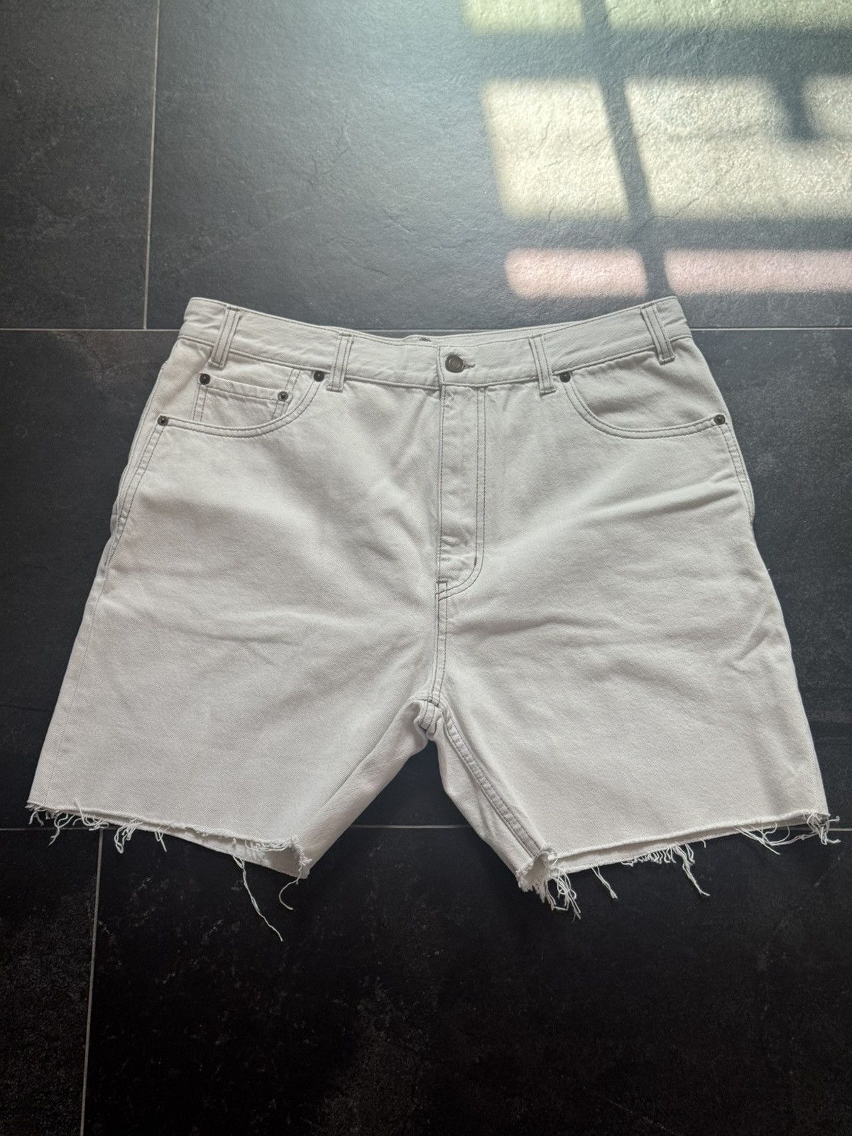 Saint Laurent Paris Saint Laurent Paris Cut Off Denim Shorts Size US 31 - 1 Thumbnail