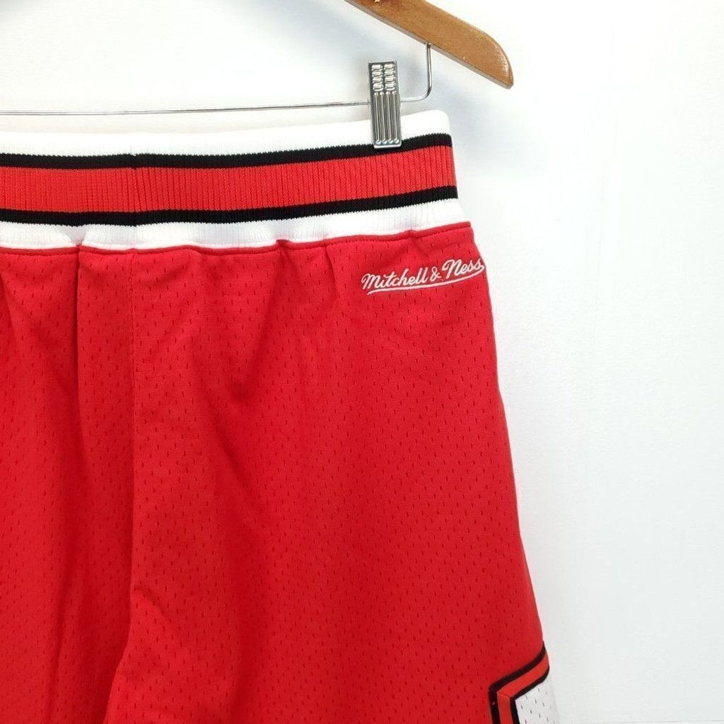 Mitchell & Ness Mitchell & Ness Men's Shorts Nice Kicks Talk Box Shorts Red Size US 30 / EU 46 - 7 Thumbnail