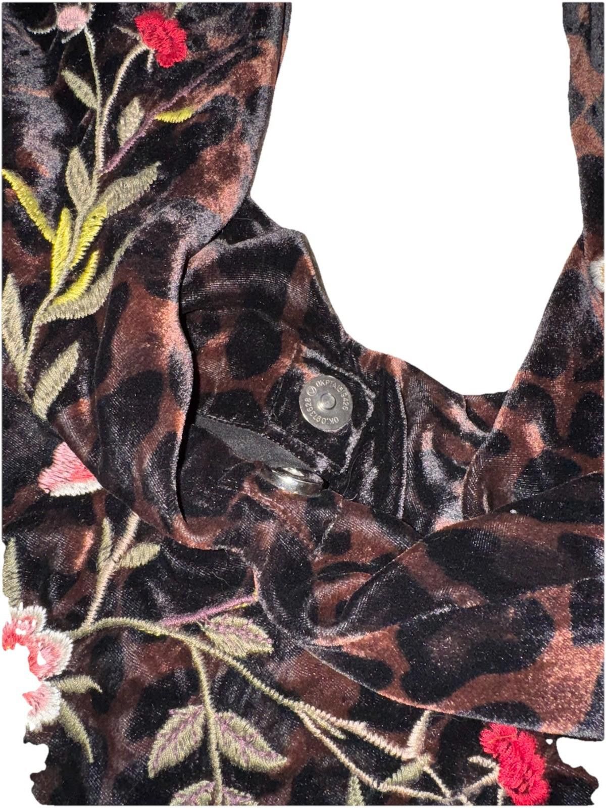 Johnny Was Johnny Was Leopard Print Velvet Hobo Bag Embroidered Birds Size ONE SIZE - 7 Thumbnail