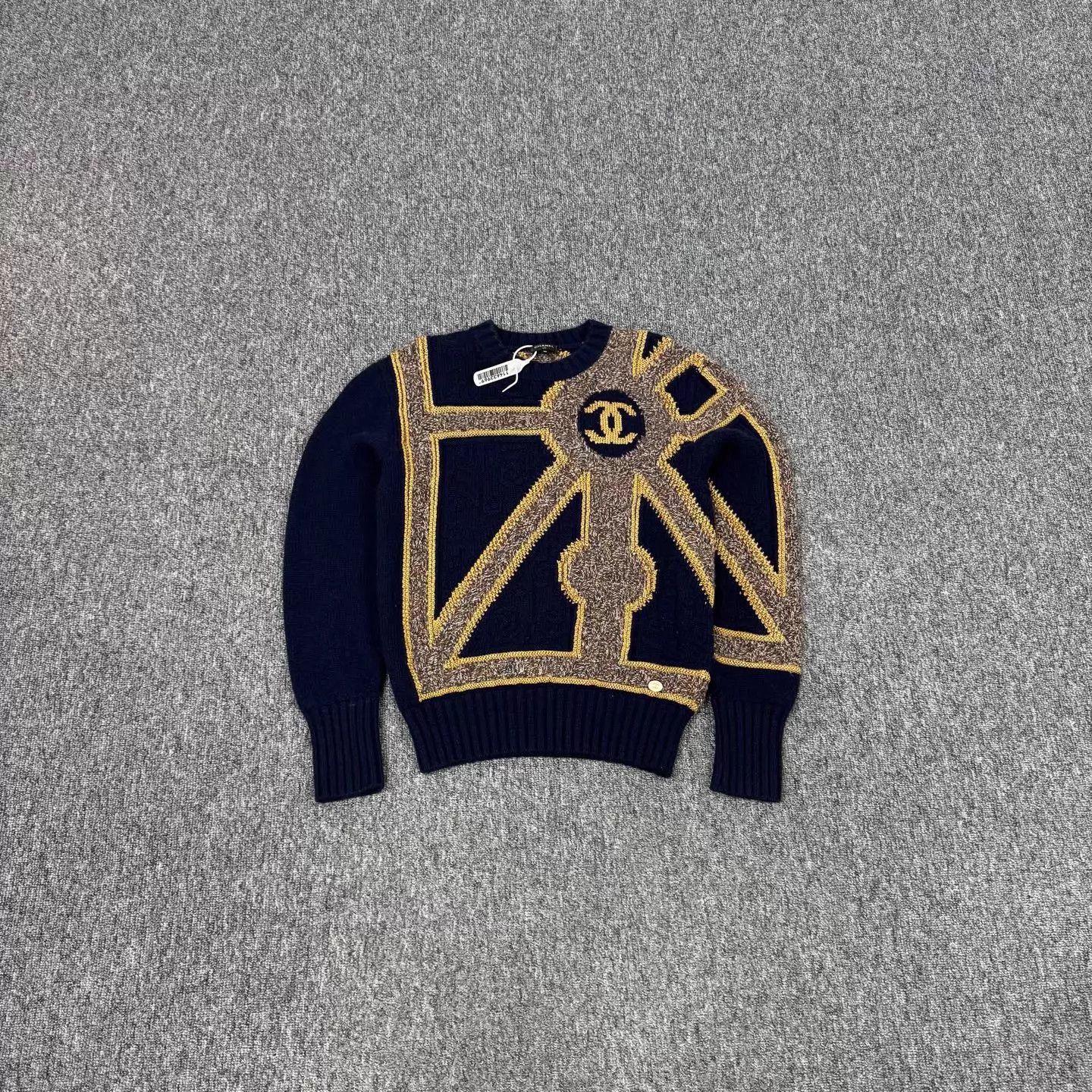 Chanel Chanel color blocked double C navy cashmere sweater 36 Size XS / US 0-2 / IT 36-38 - 1 Thumbnail